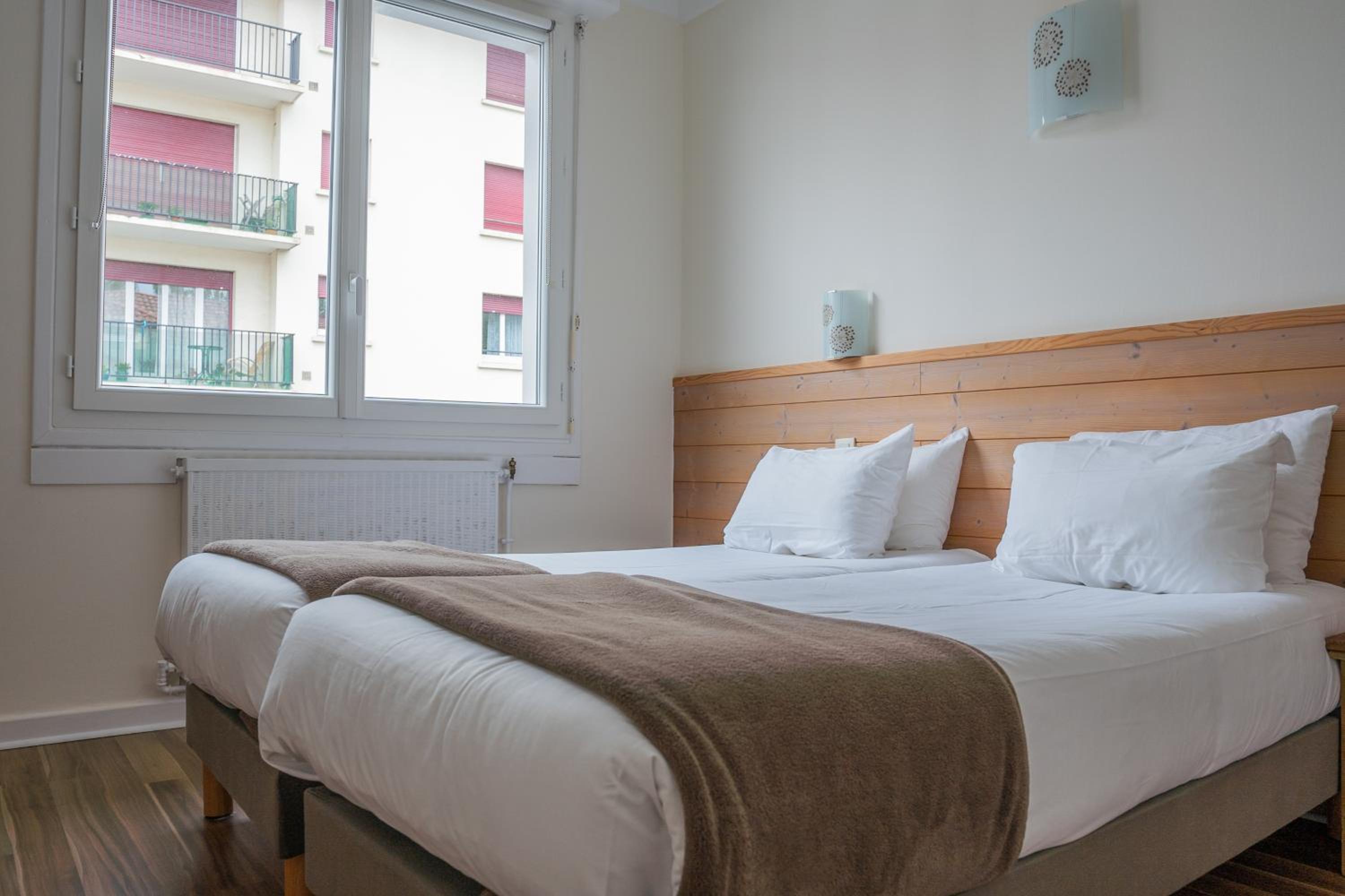Twin Room - Photo 3
