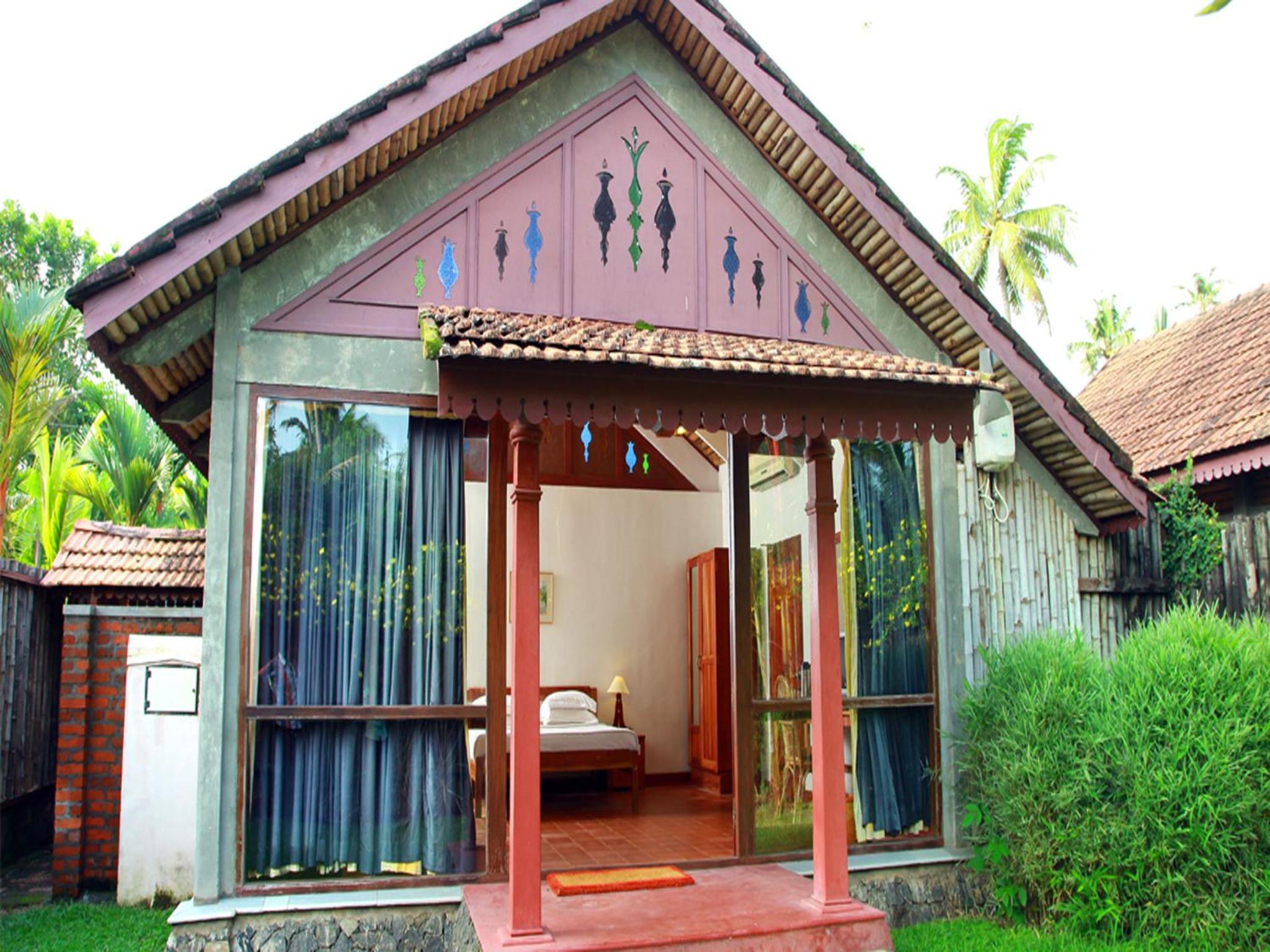 Villa with Private Pool - Photo 9