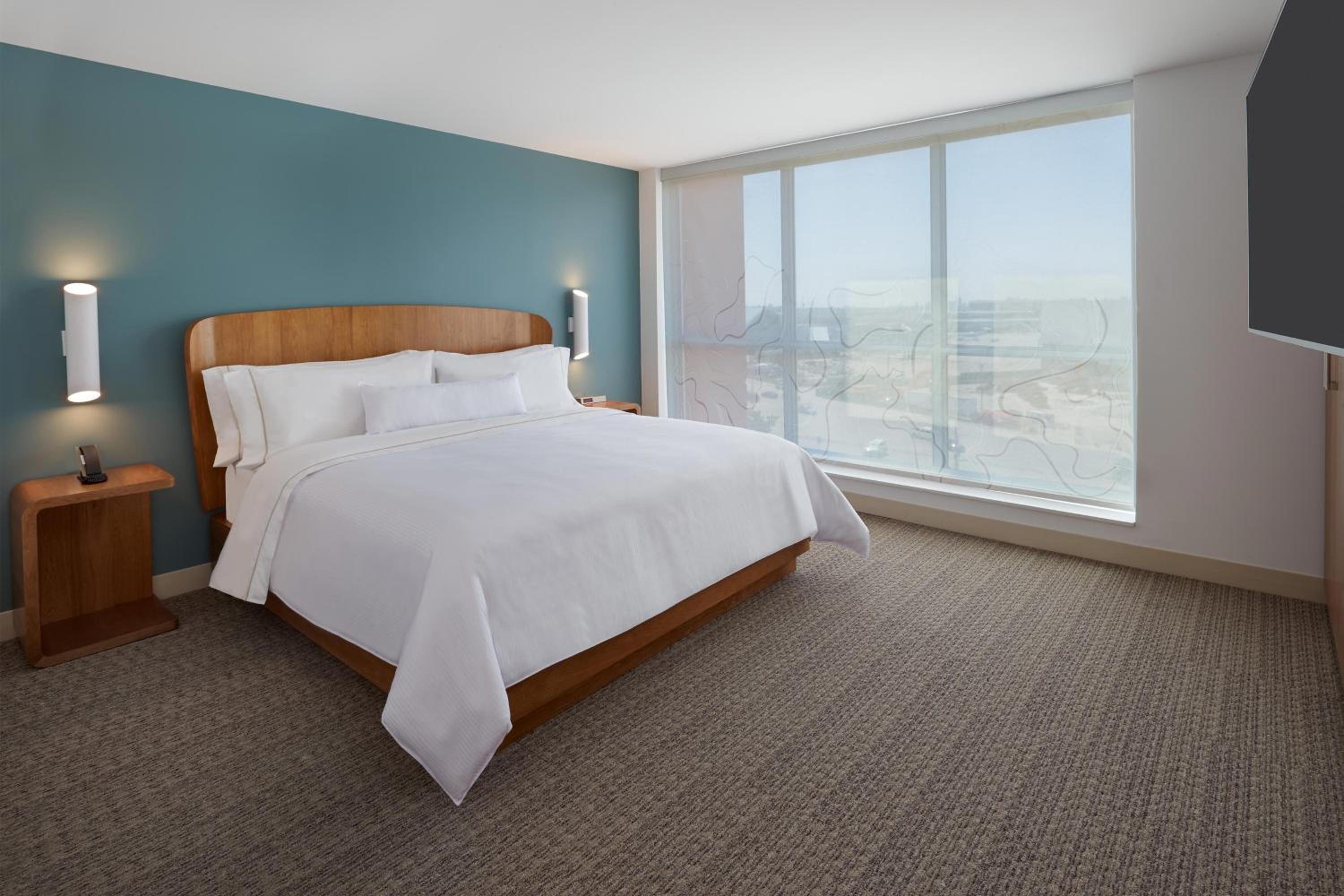 Executive Suite, 1 King, Sofa bed