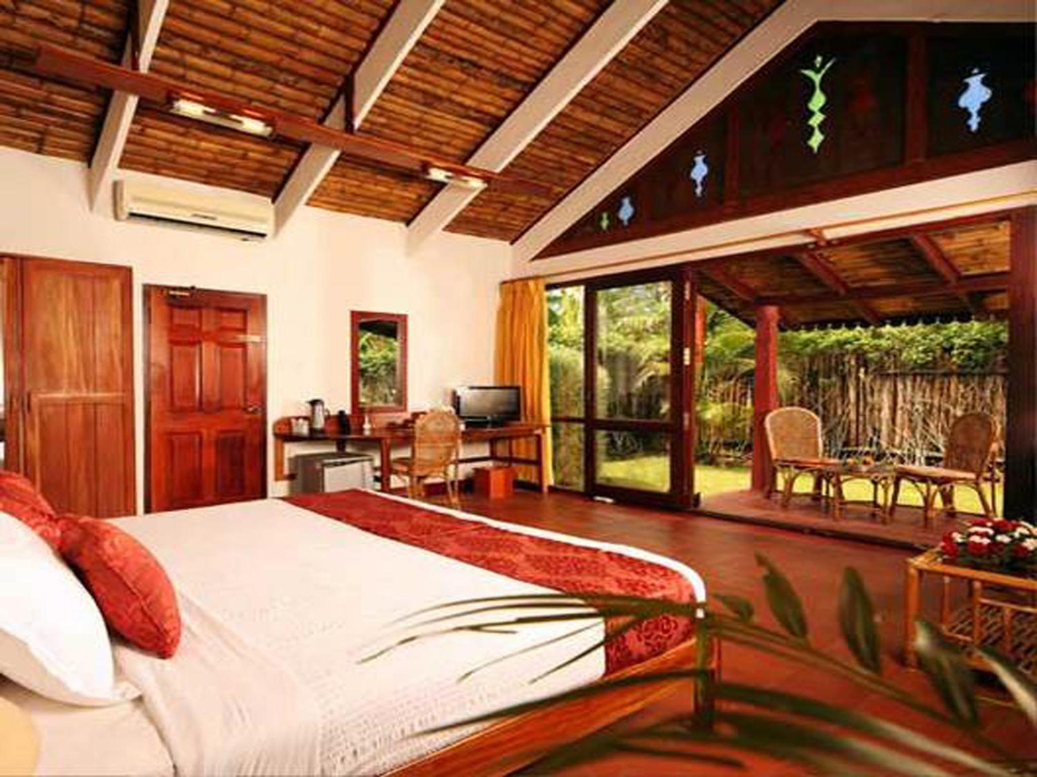 Villa with Private Pool - Photo 8