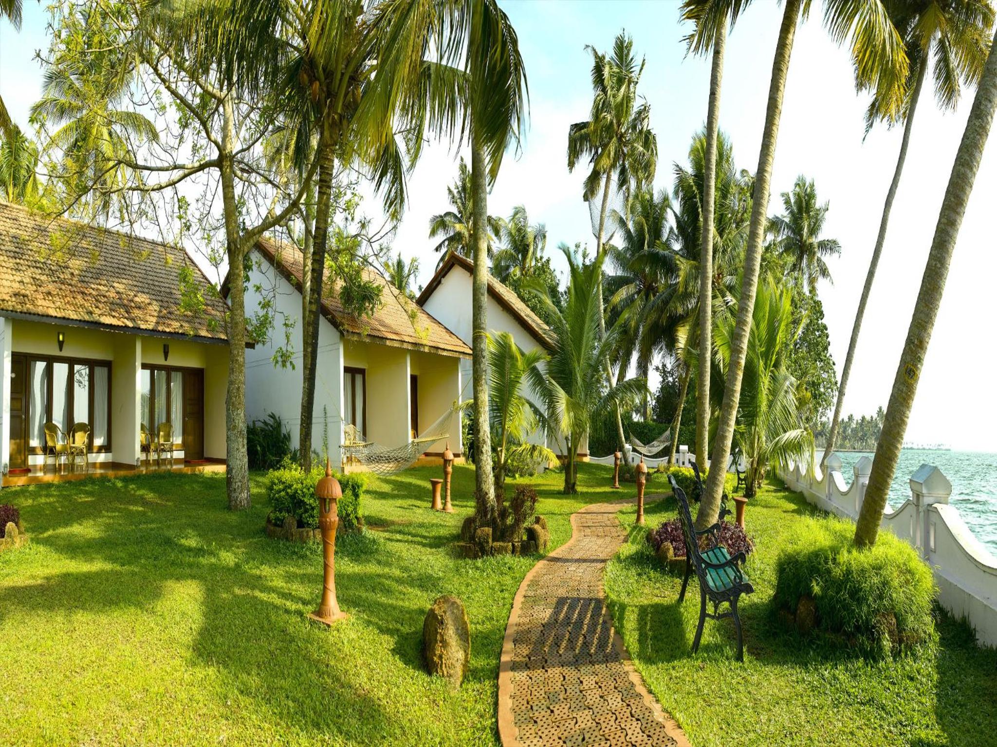 Cottage with Lake View - Photo 6
