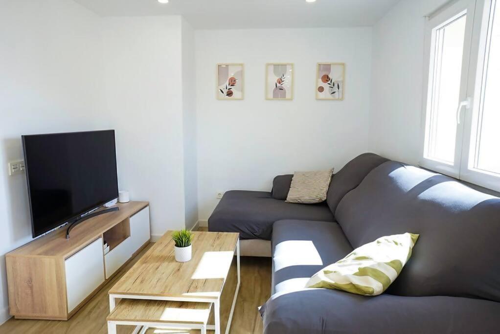 Three-Bedroom Apartment photo 3