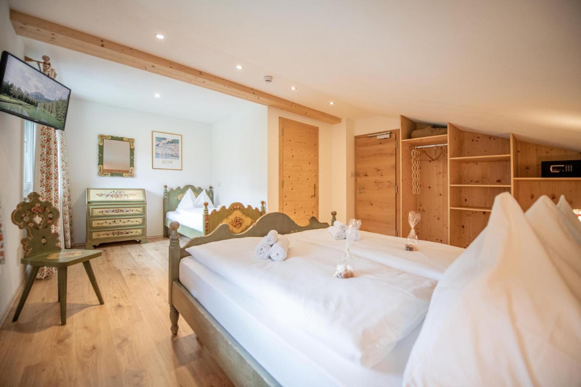 Triple Room with Lake View photo 1