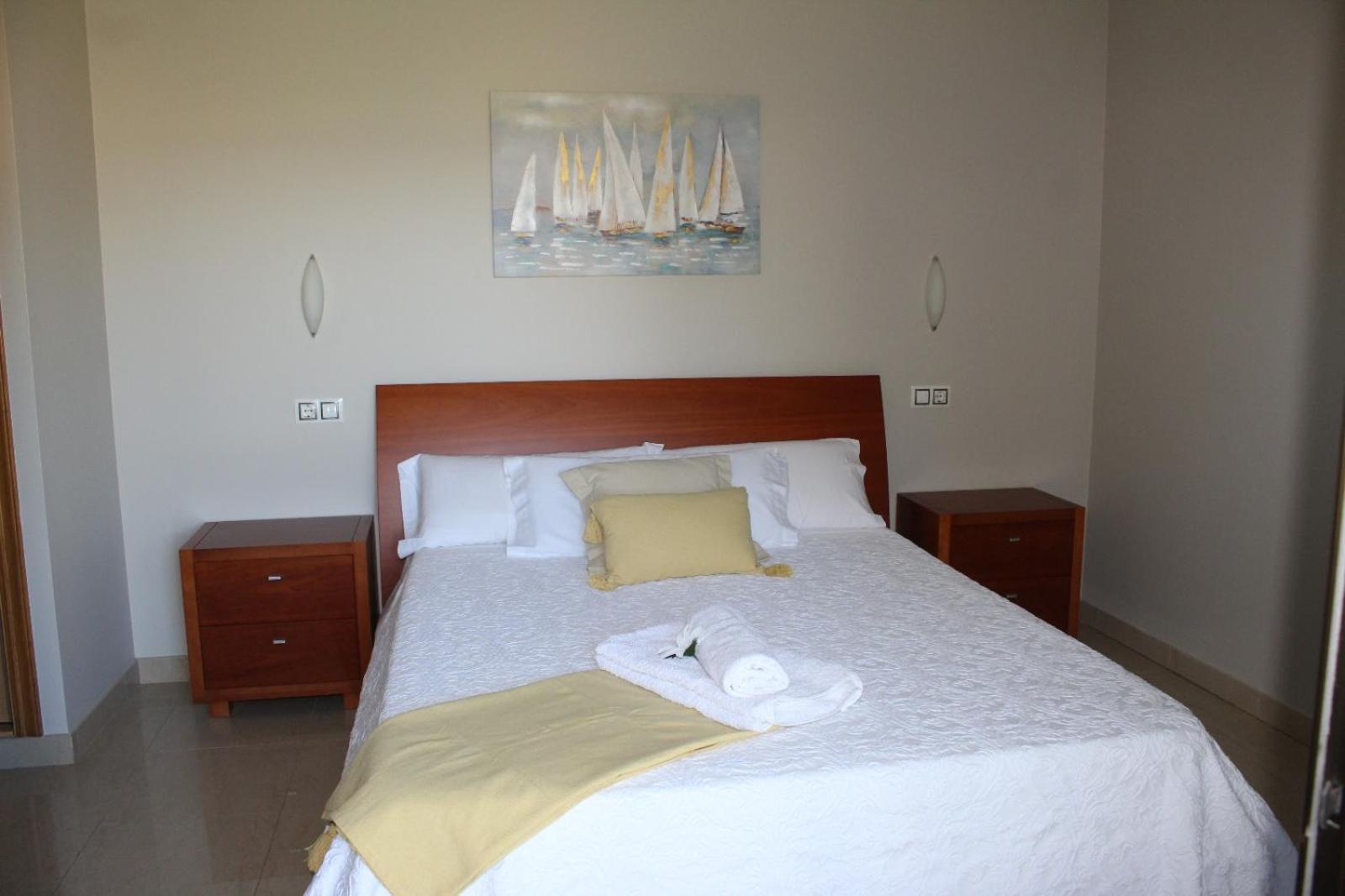 Double Room with Balcony - Photo 5