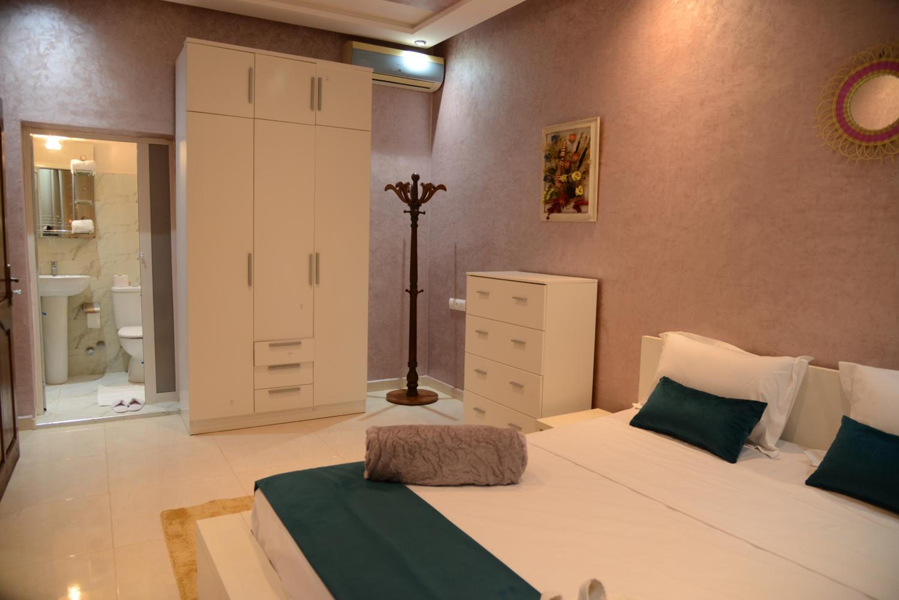 Queen Suite