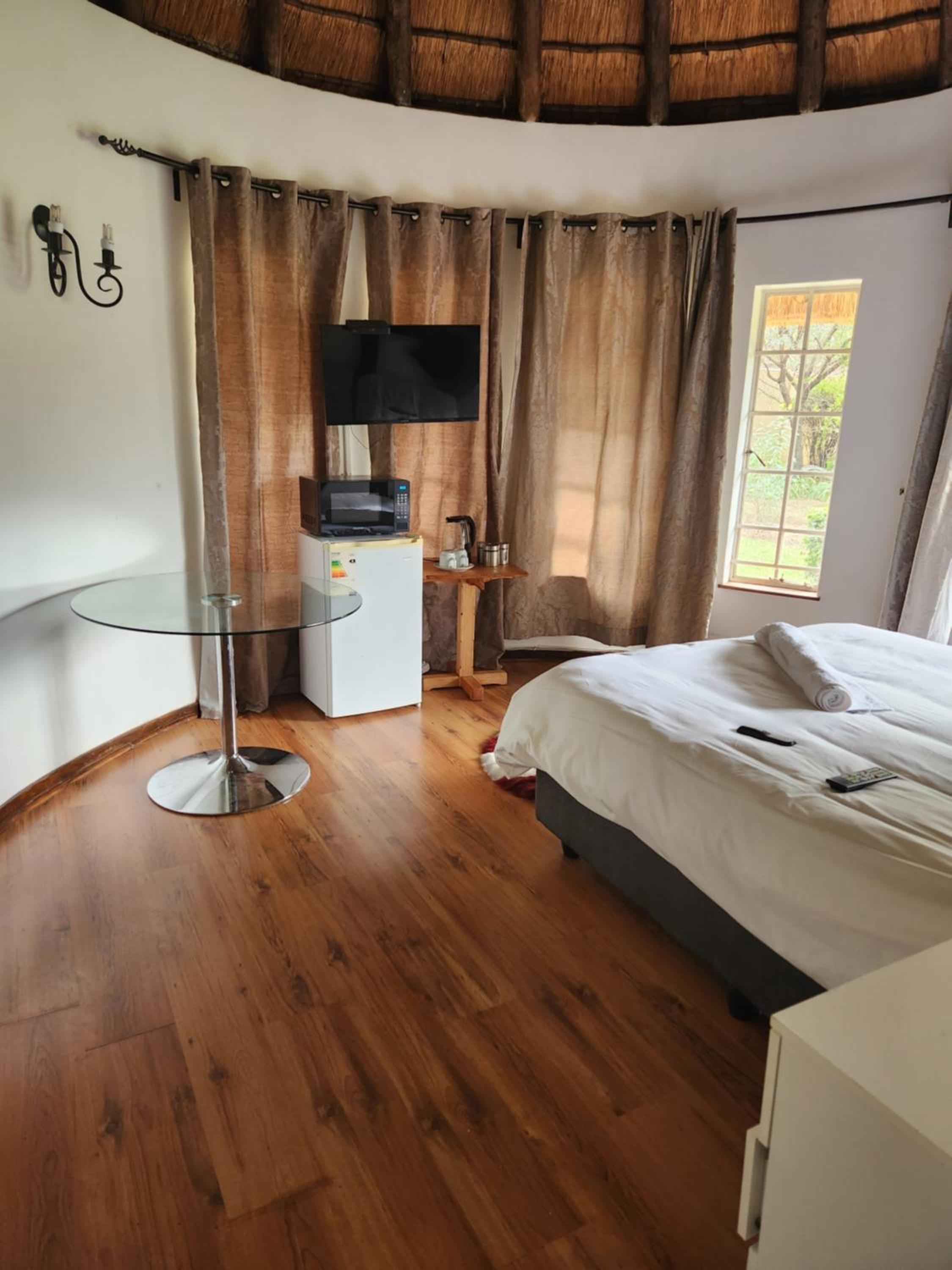 Double Room With Private Bathroom photo 1