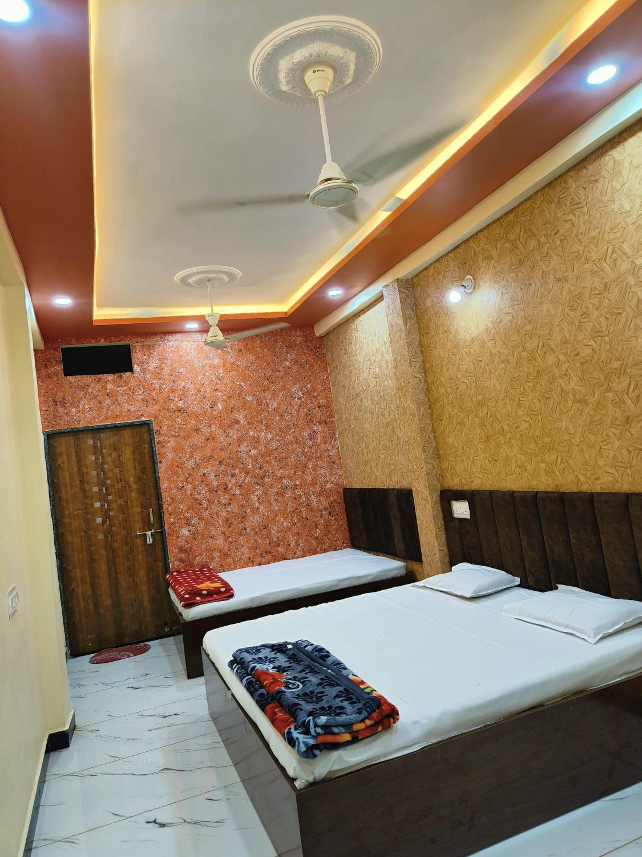 Double Room with Private Bathroom photo 1