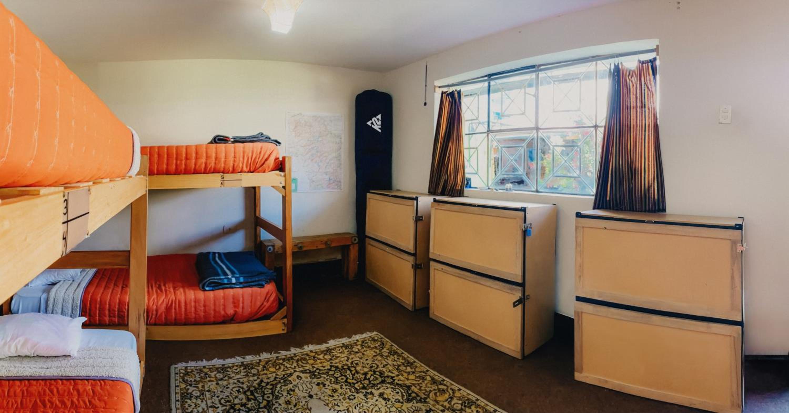Bed in 6-Bed Mixed Dormitory Room photo 2