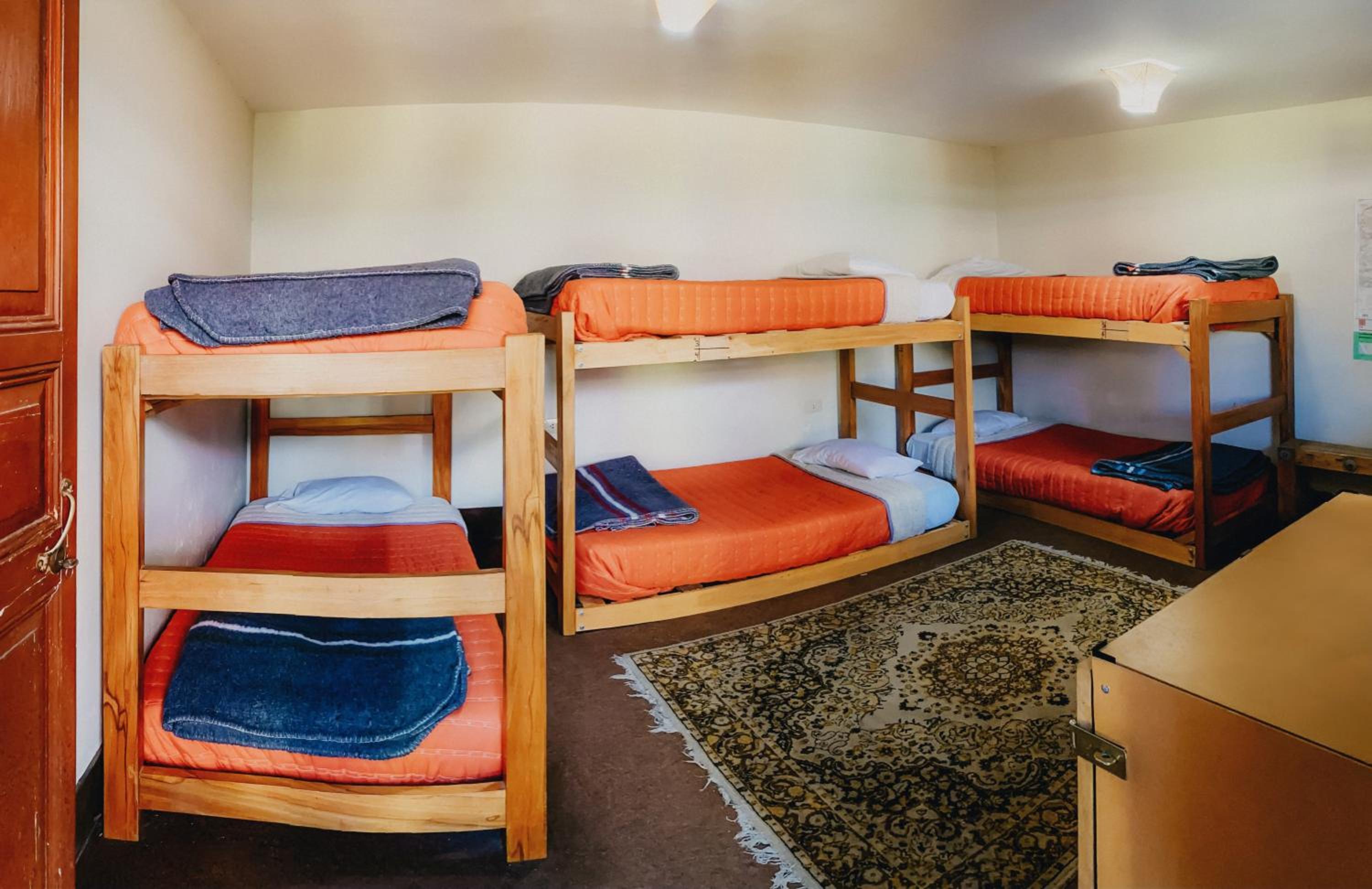 Bed in 6-Bed Mixed Dormitory Room photo 1