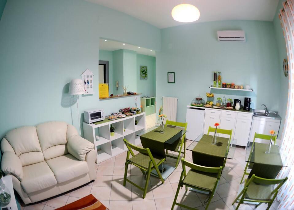 Large Double Room photo 2