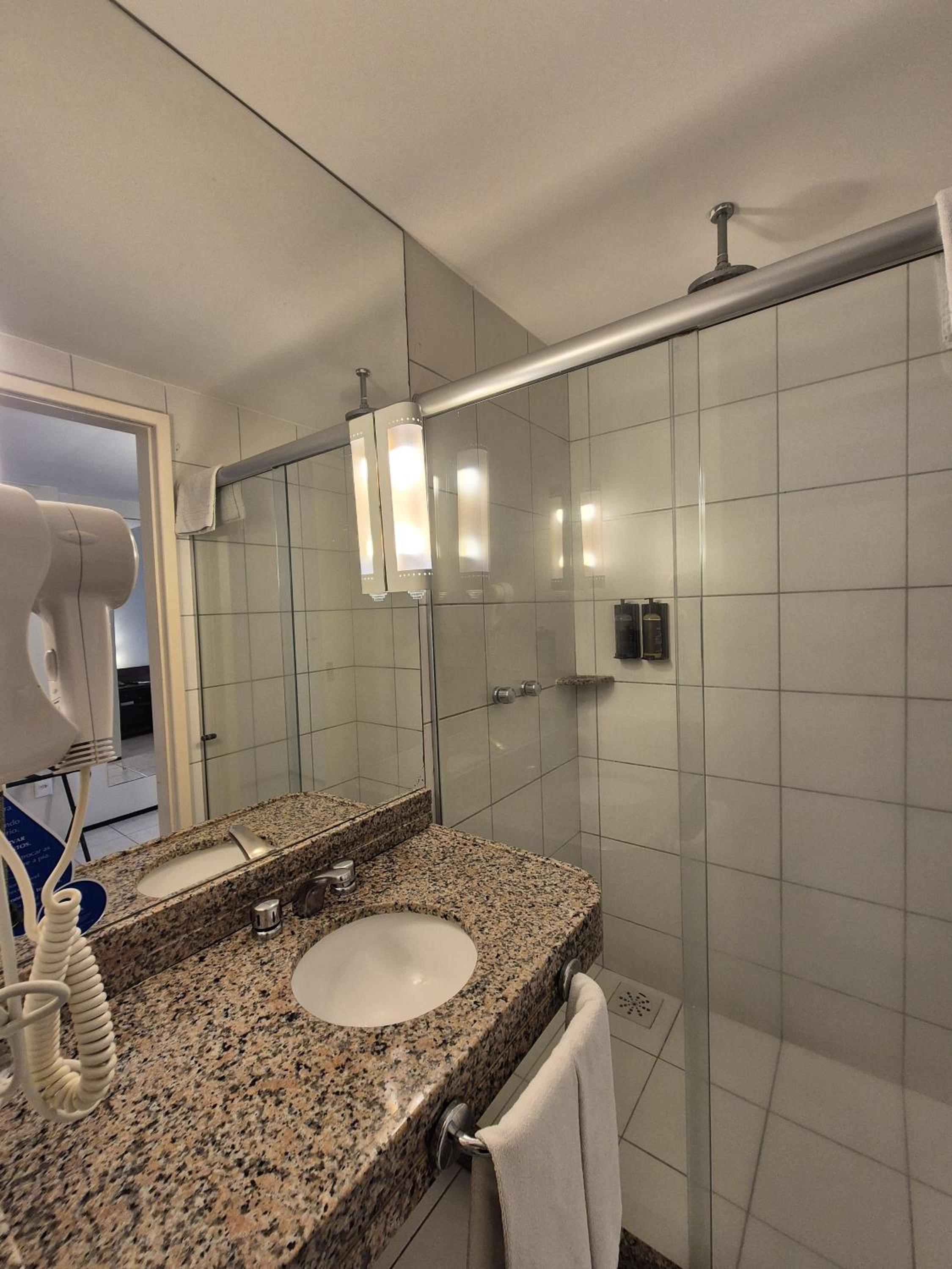 Standard Double Room - Photo 5
