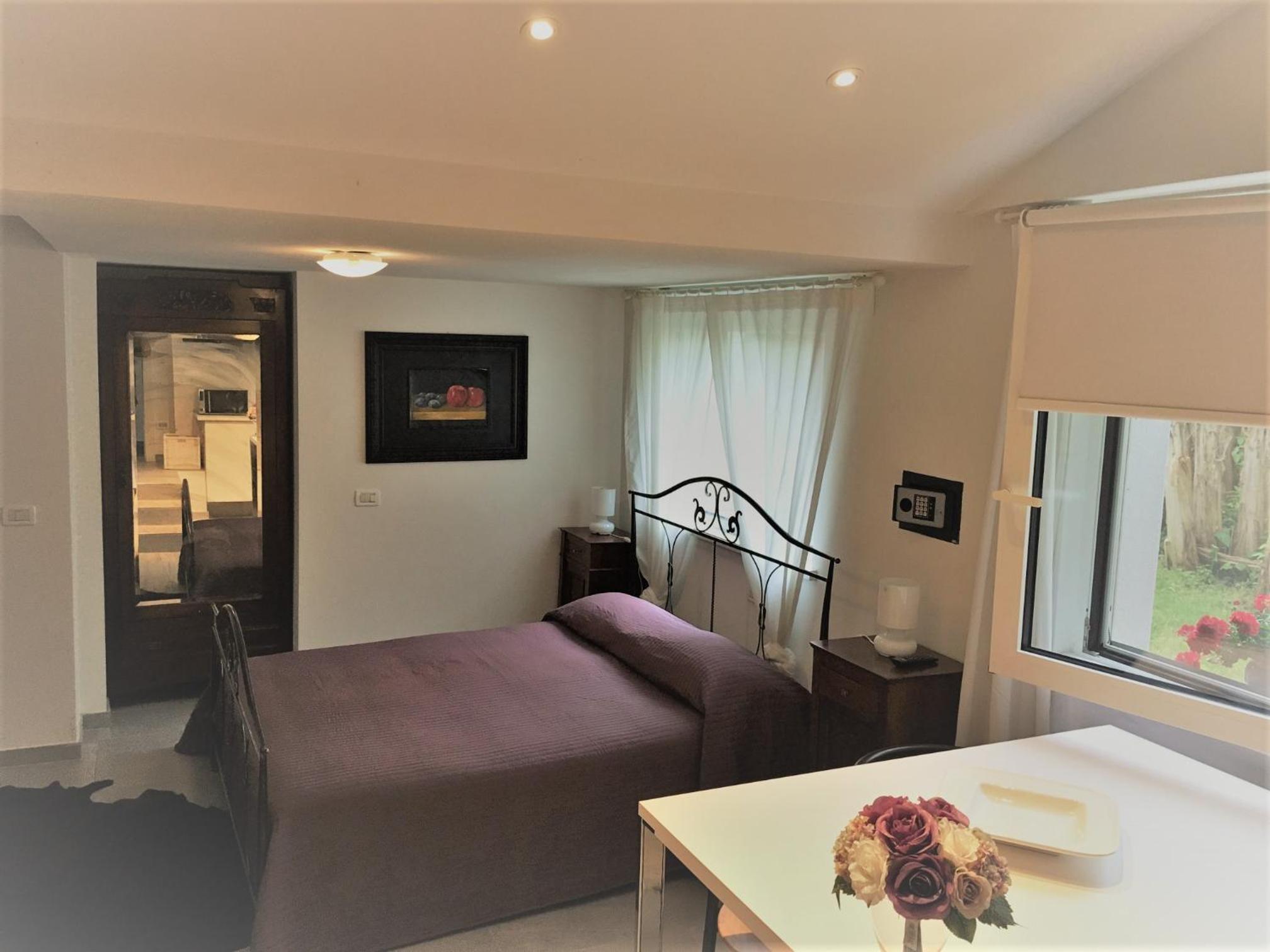 Large Double Room photo 3