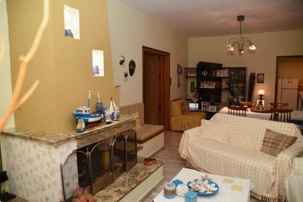 Three-Bedroom Apartment photo 3