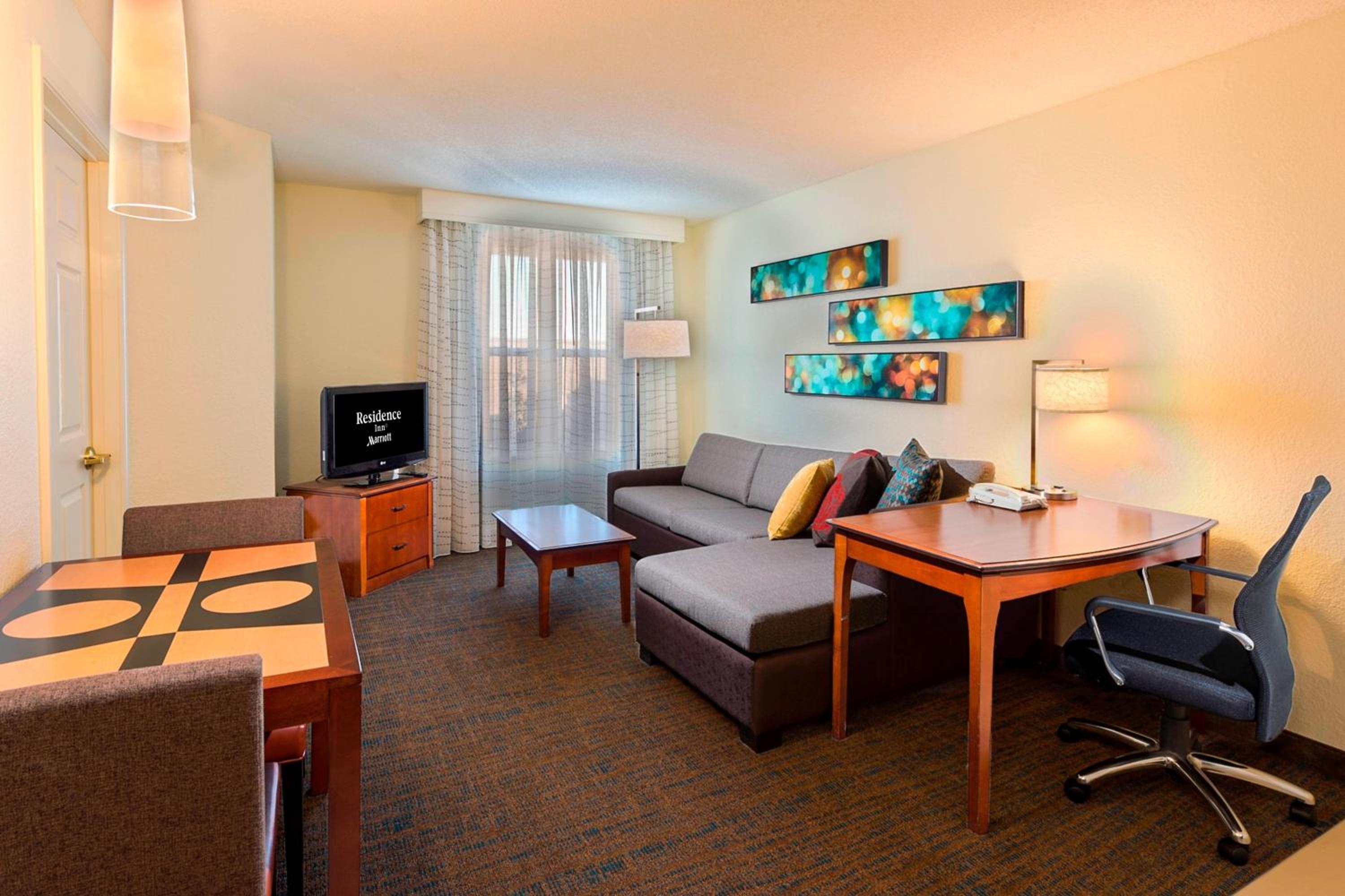 One-Bedroom Queen Suite with Sofa Bed - Photo 6