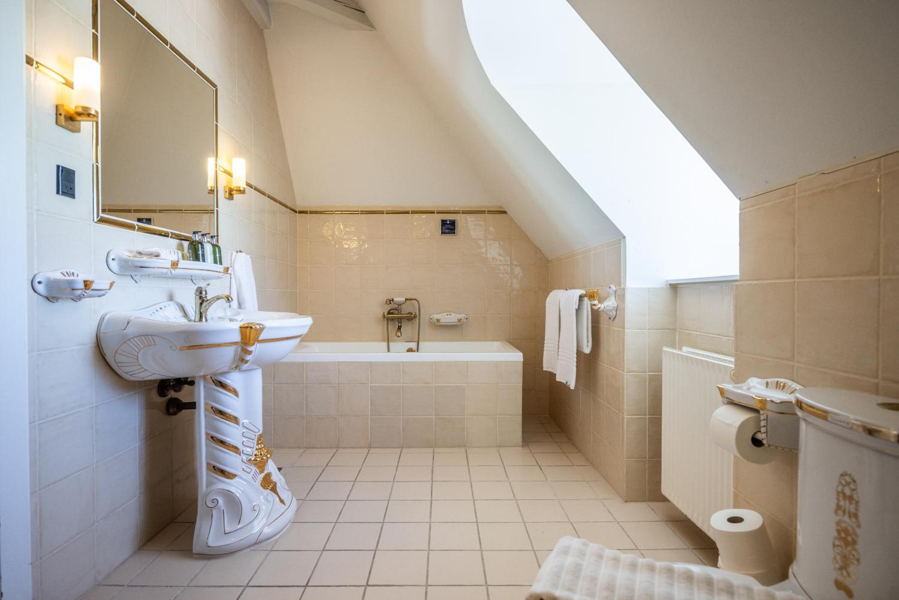 King's Suite - Photo 4