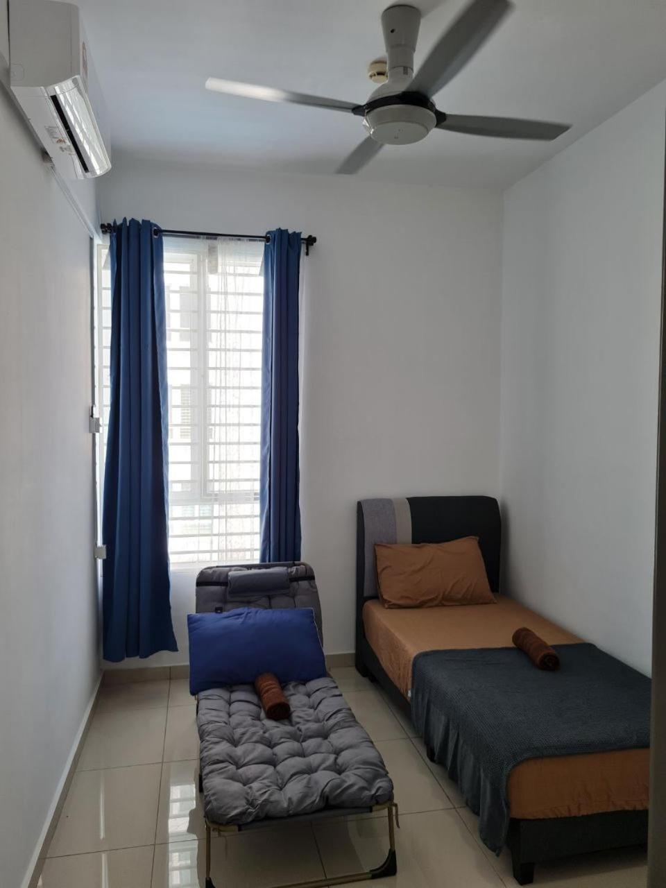 Three-Bedroom Apartment photo 2