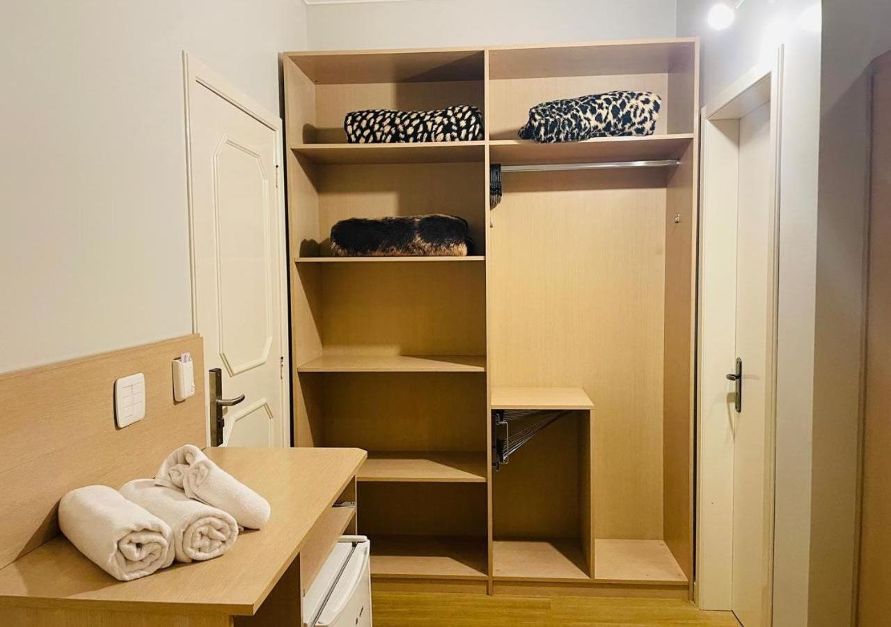 Deluxe Quadruple Room - Photo 2
