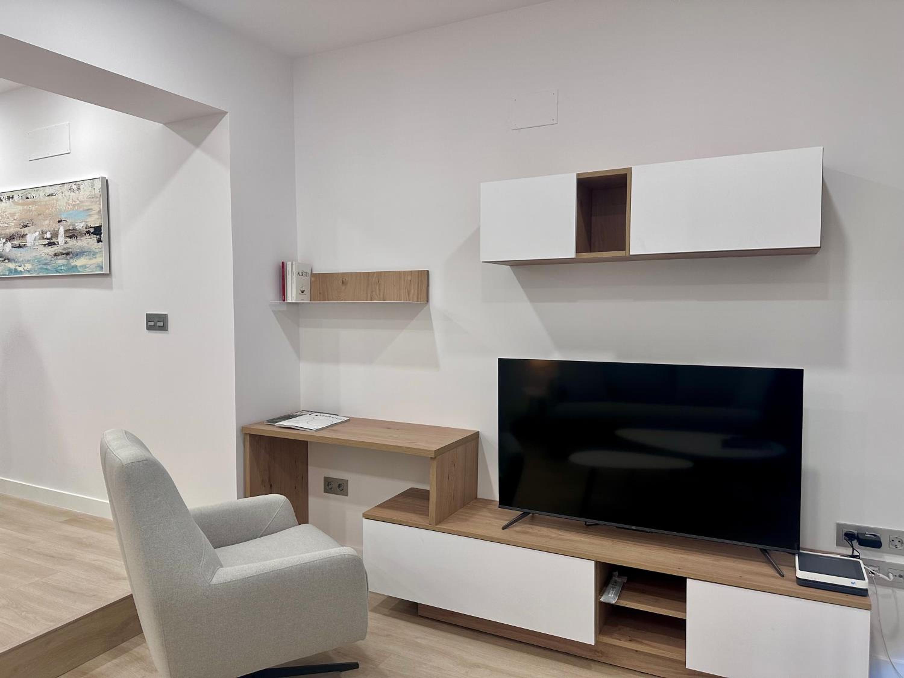 Superior One-Bedroom Apartment photo 3
