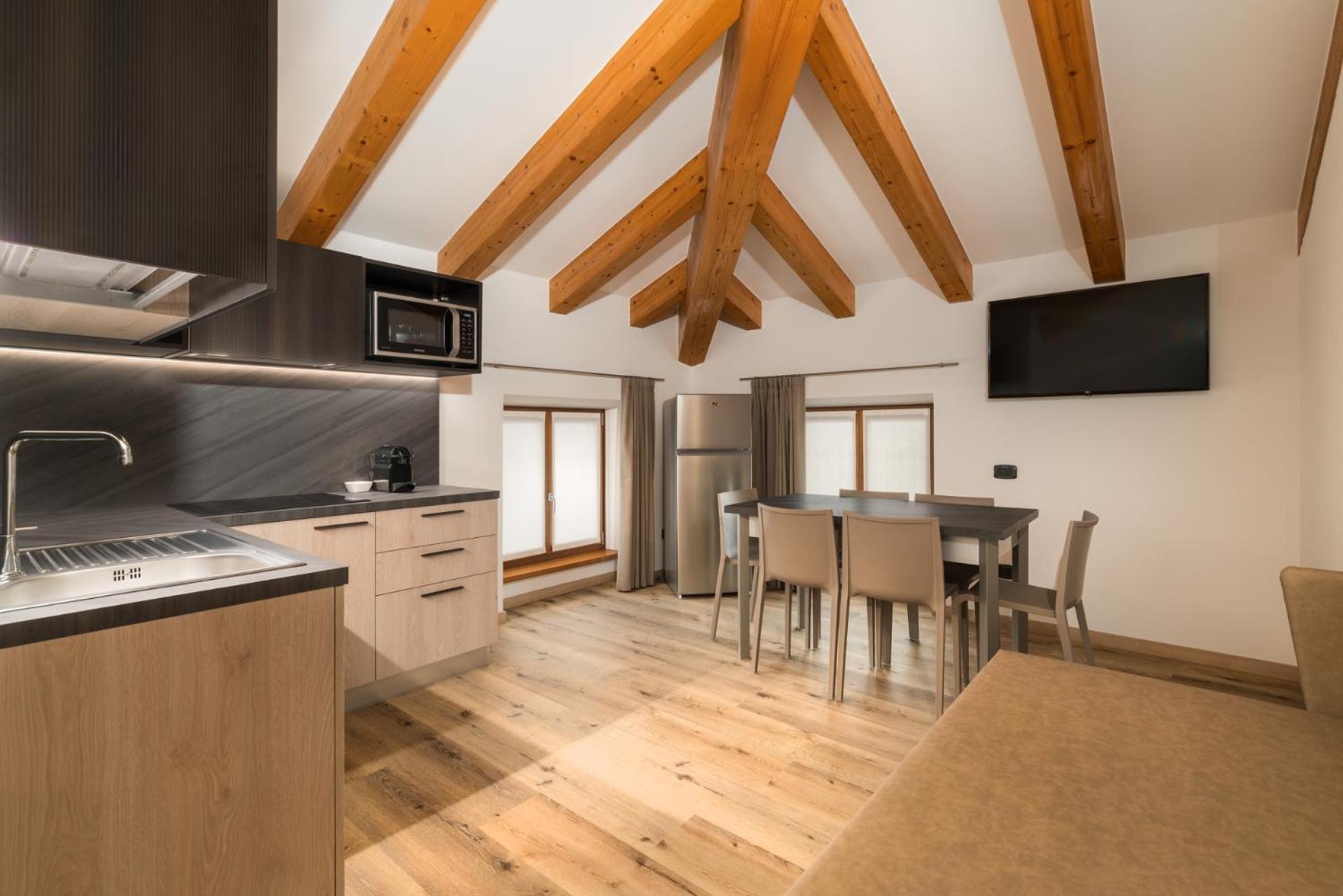 Two-Bedroom Apartment - Photo 2