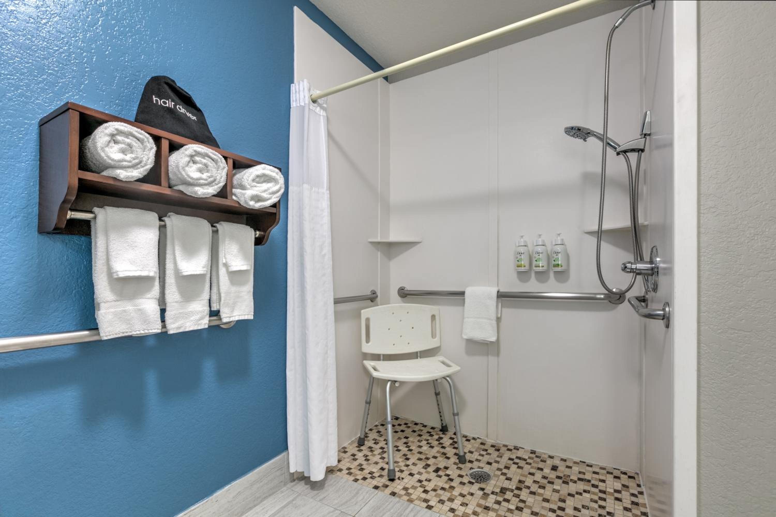 King Room - Mobility Access/Non-Smoking photo 3