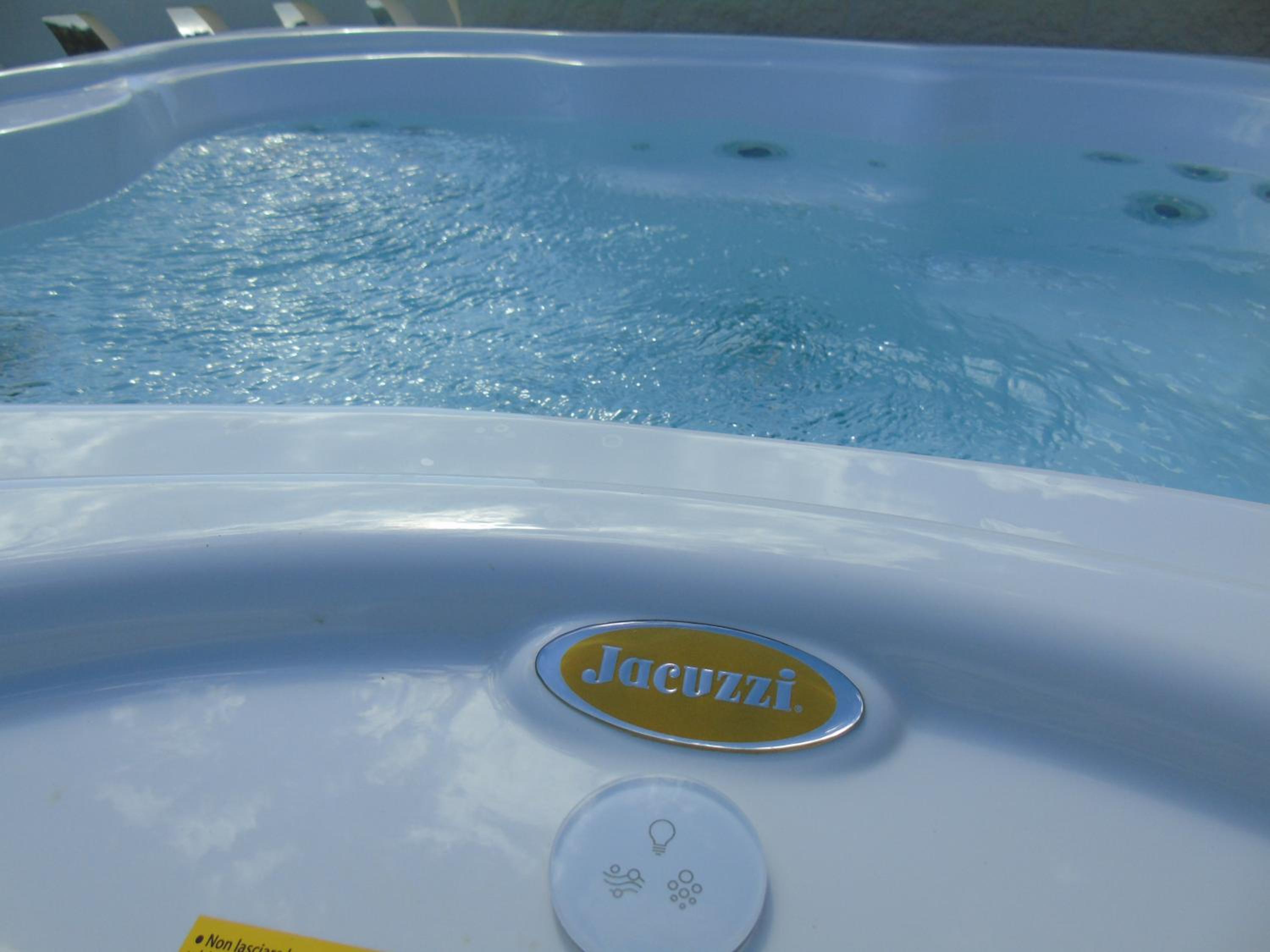 King Suite with Spa Bath - Photo 29