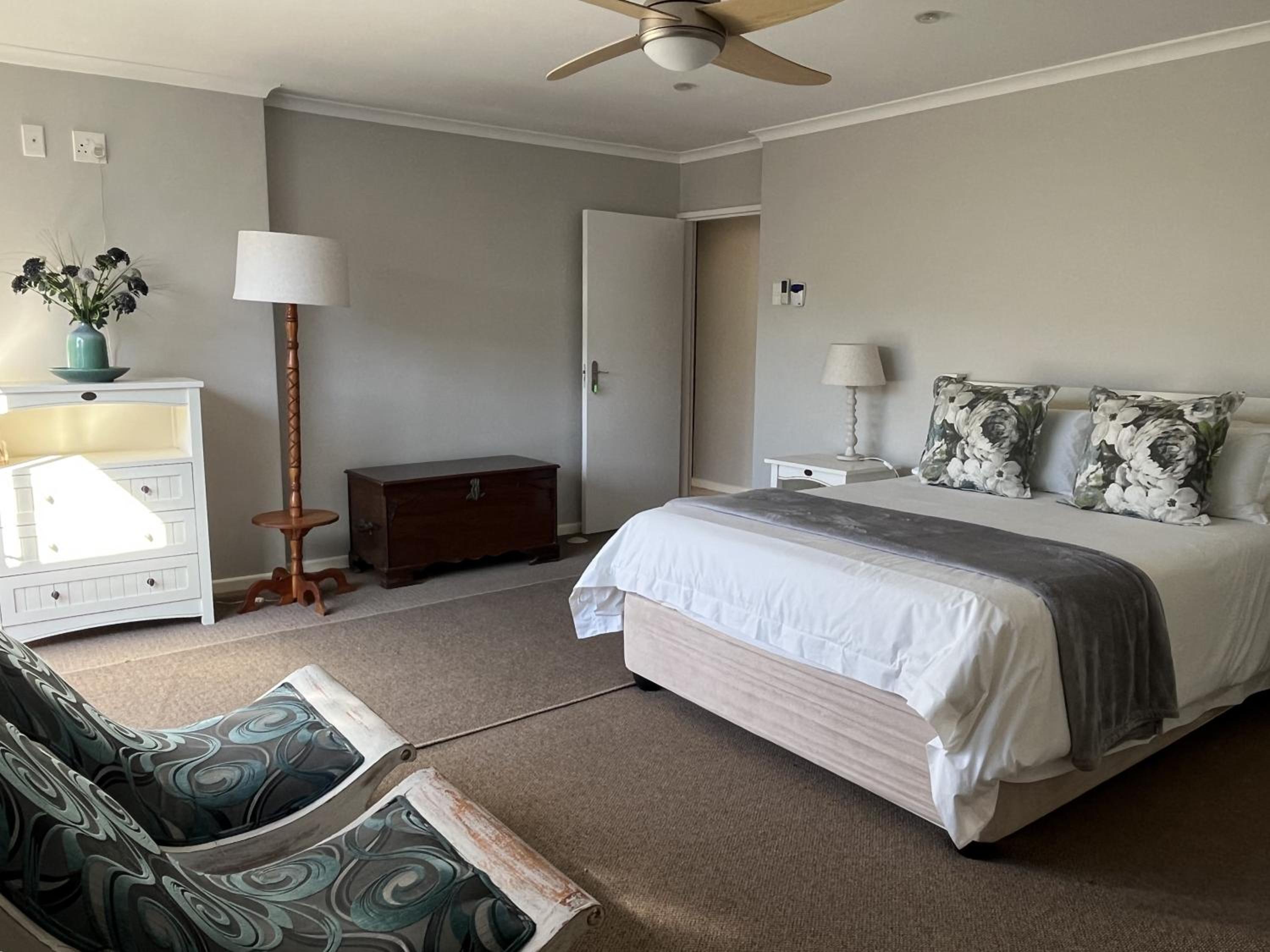Four-Bedroom House photo 1