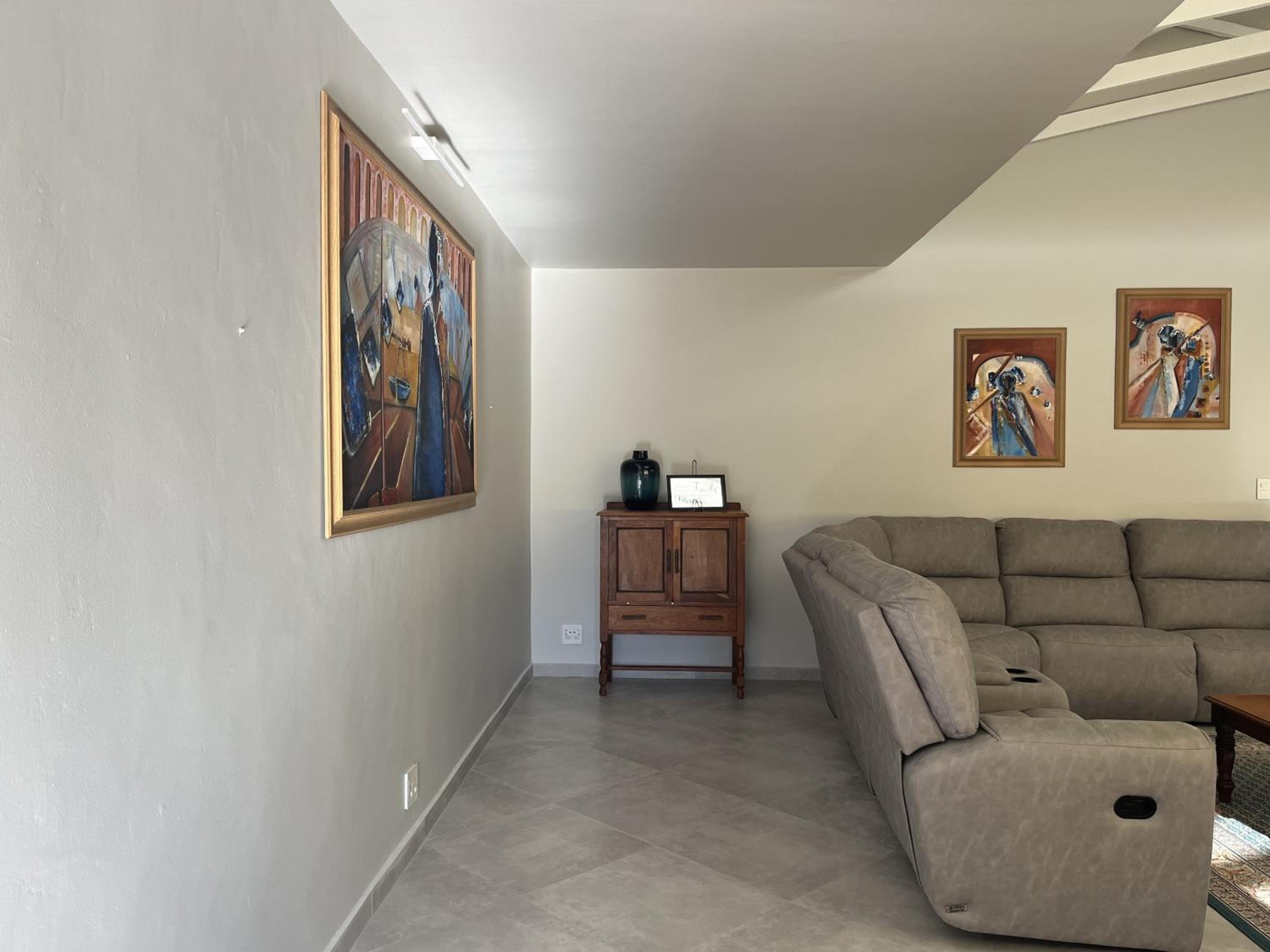 Four-Bedroom House photo 3