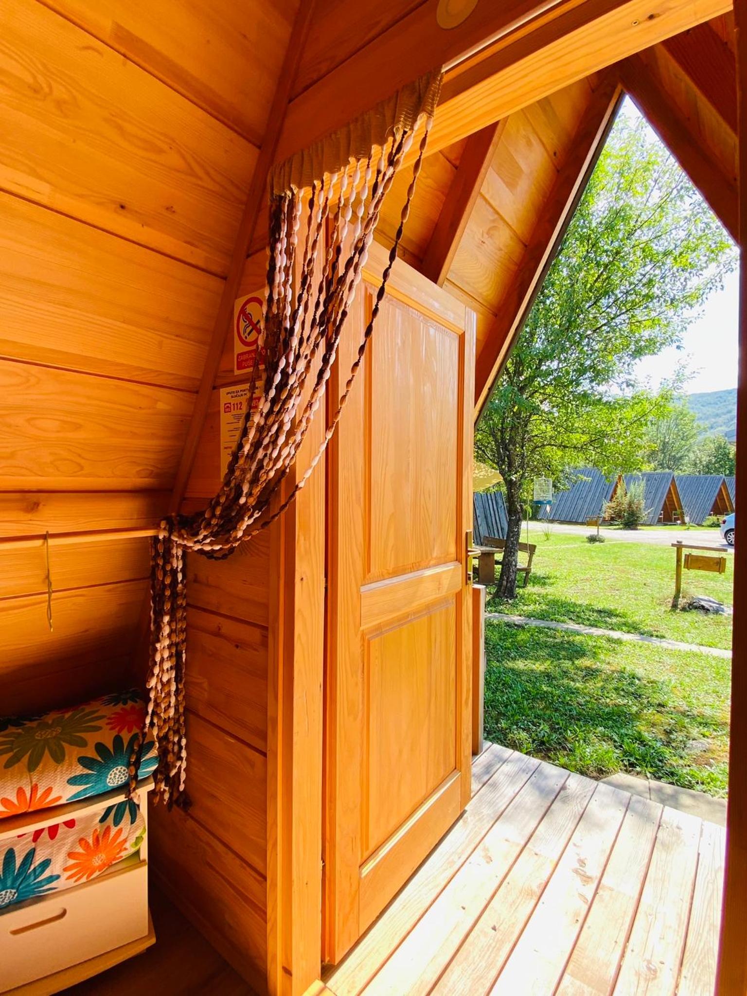 Bungalow with Mountain View - Photo 10