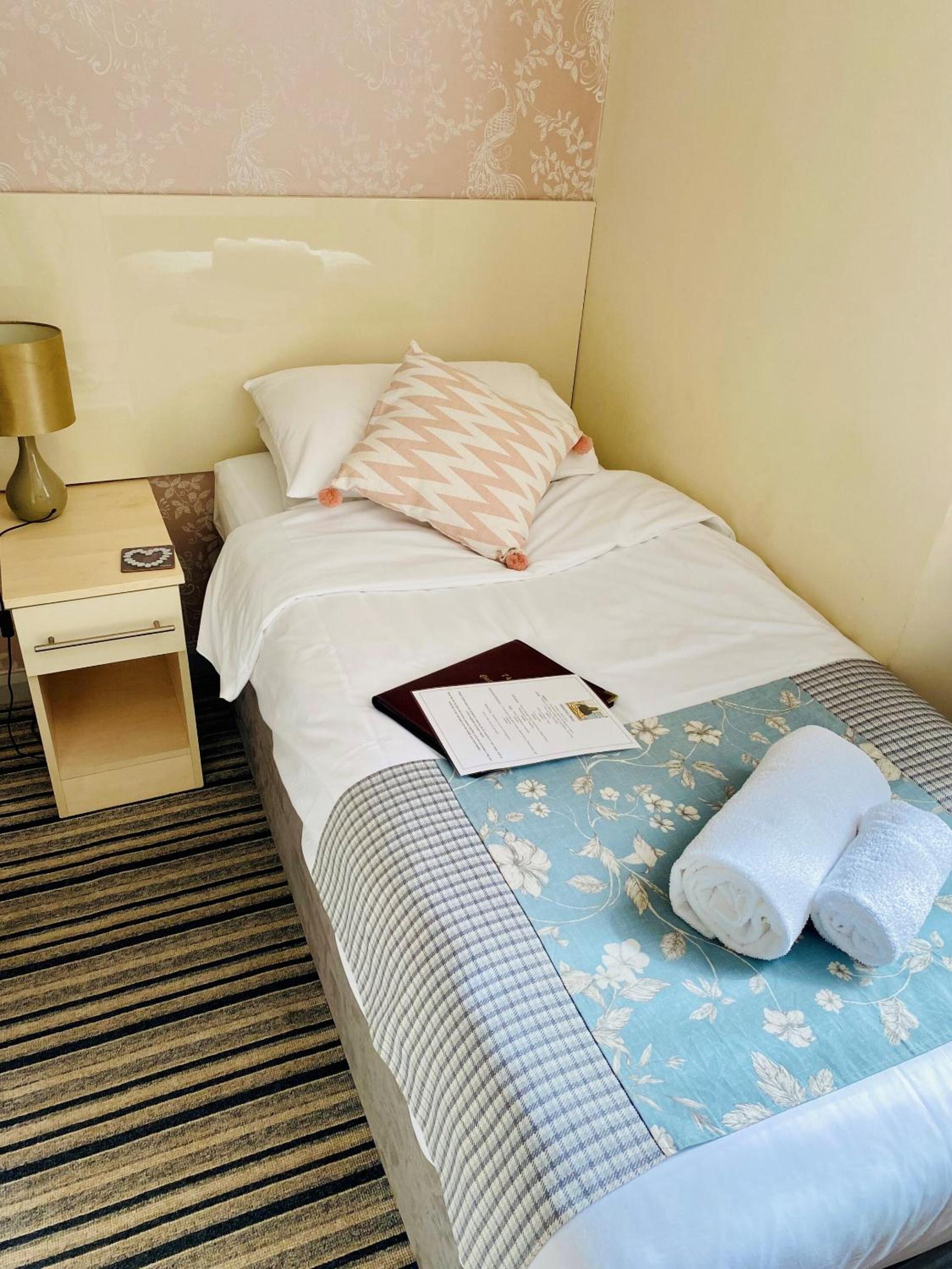 Single Room with Shower photo 1