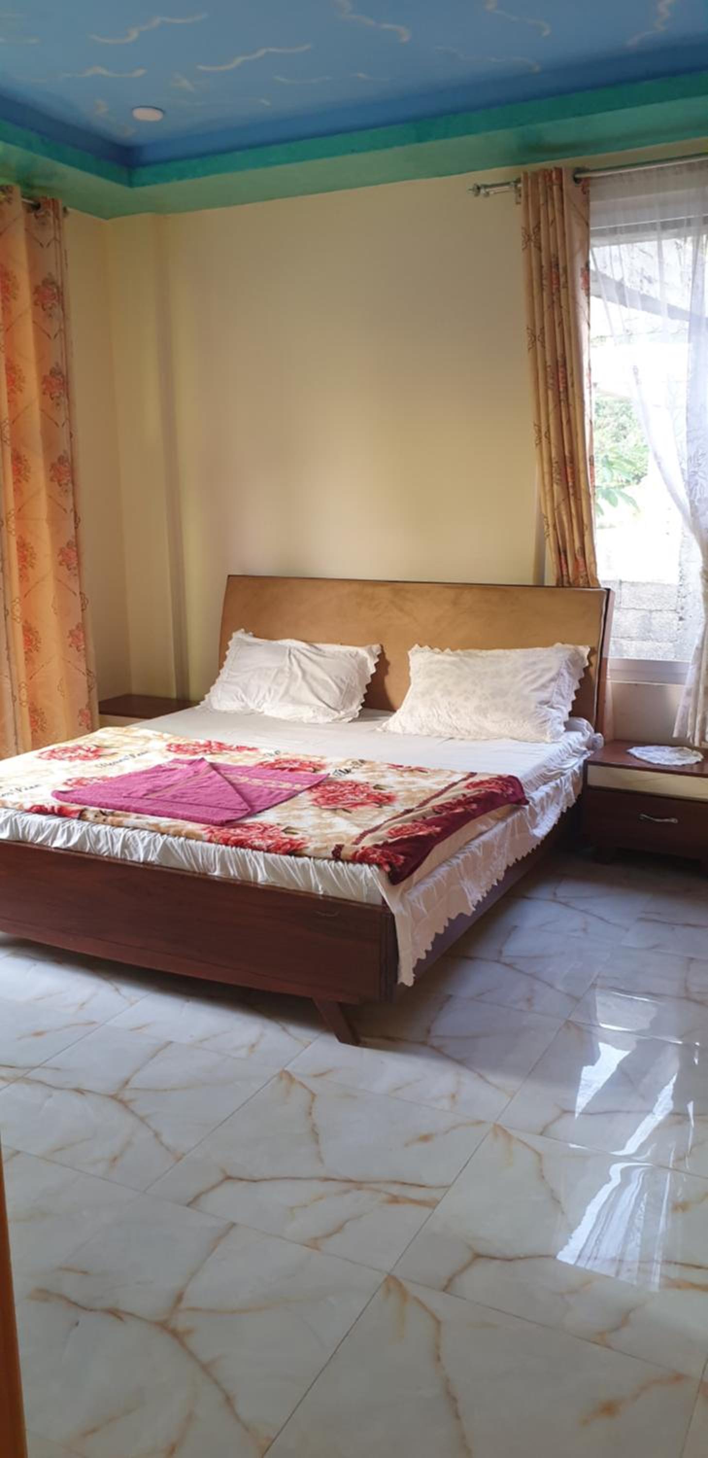 Four-Bedroom Apartment with Balcony  photo 3