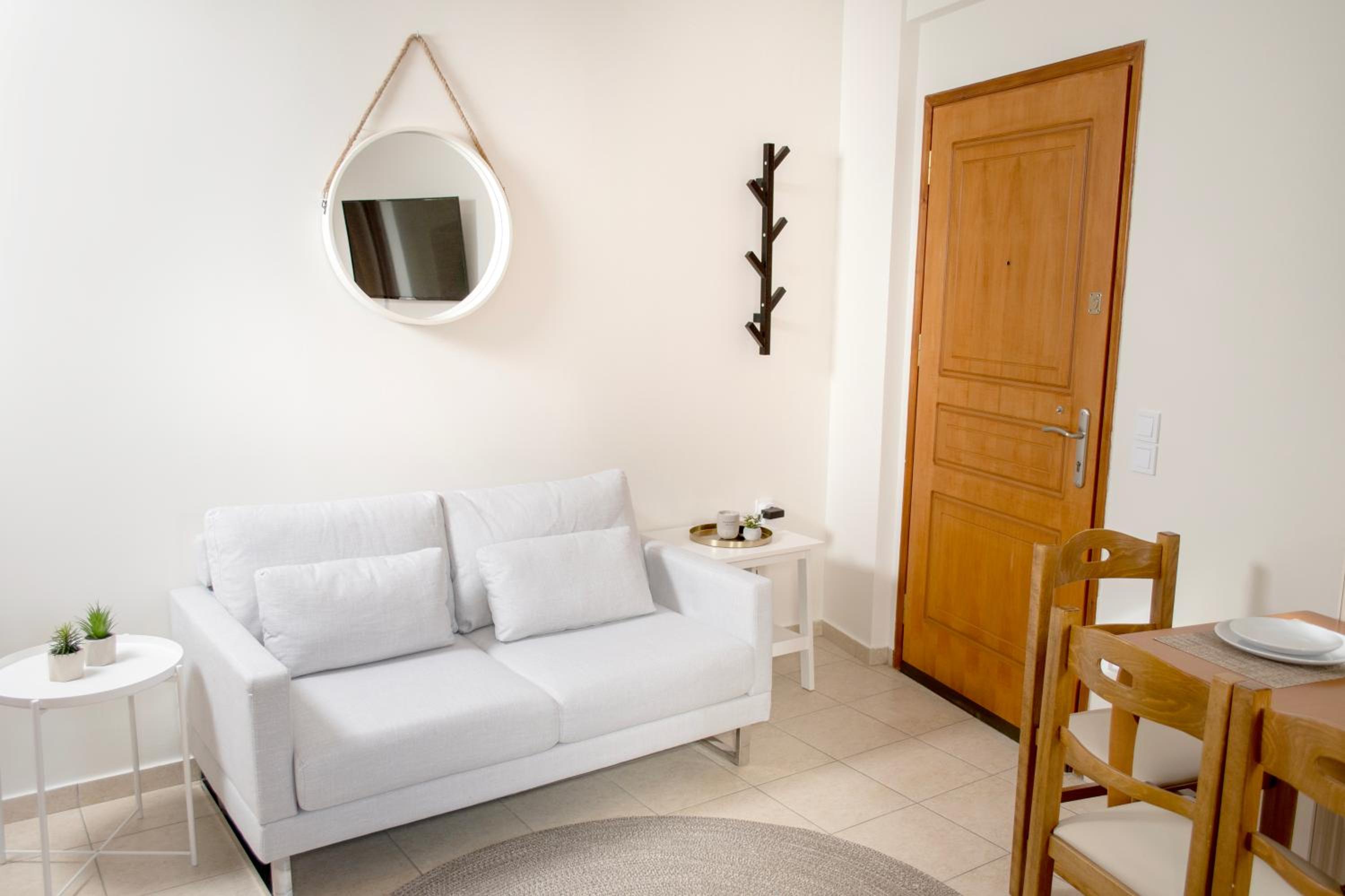 One-Bedroom Apartment photo 3