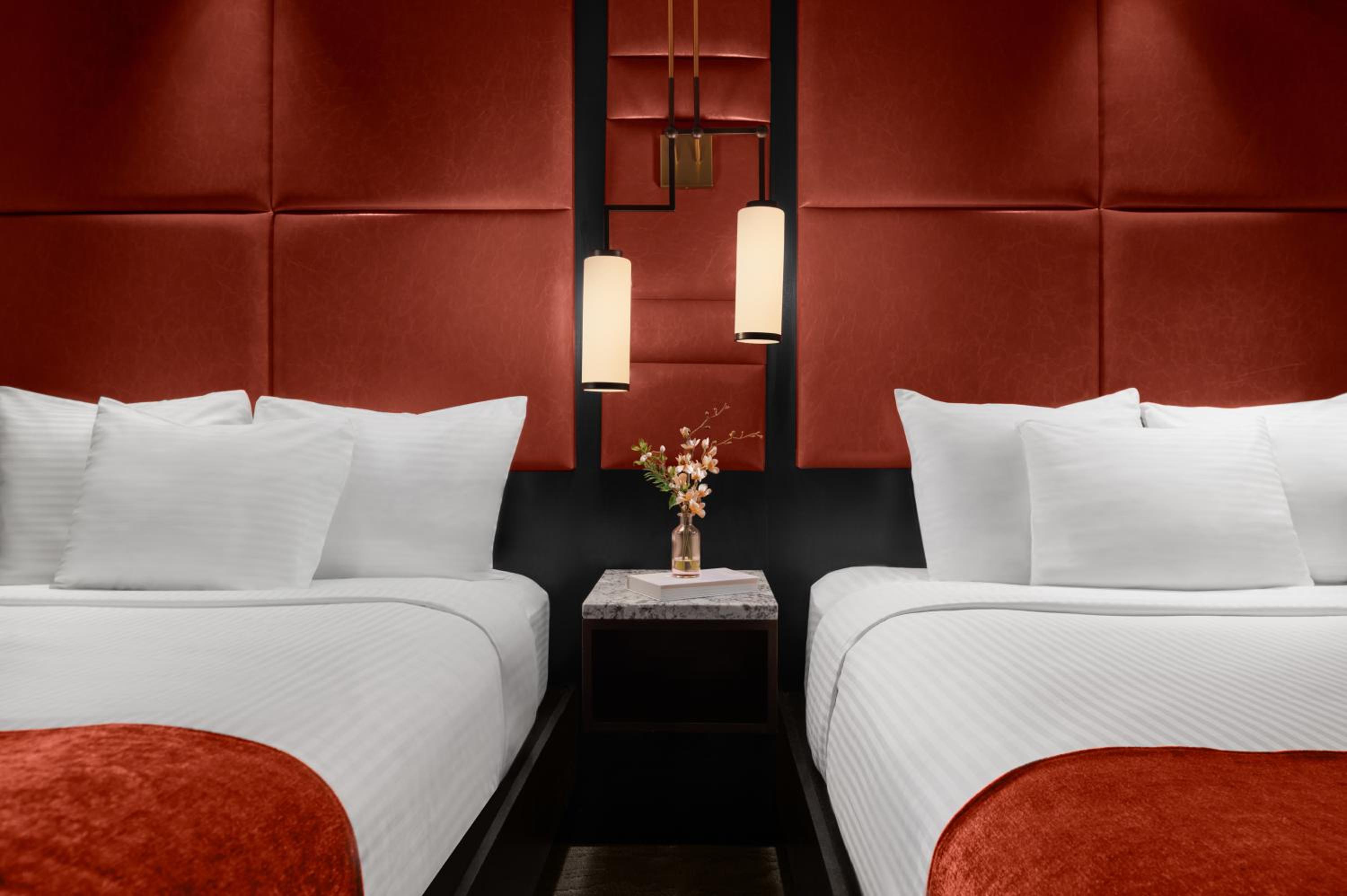 Deluxe Queen Room with Two Queen Beds photo 2