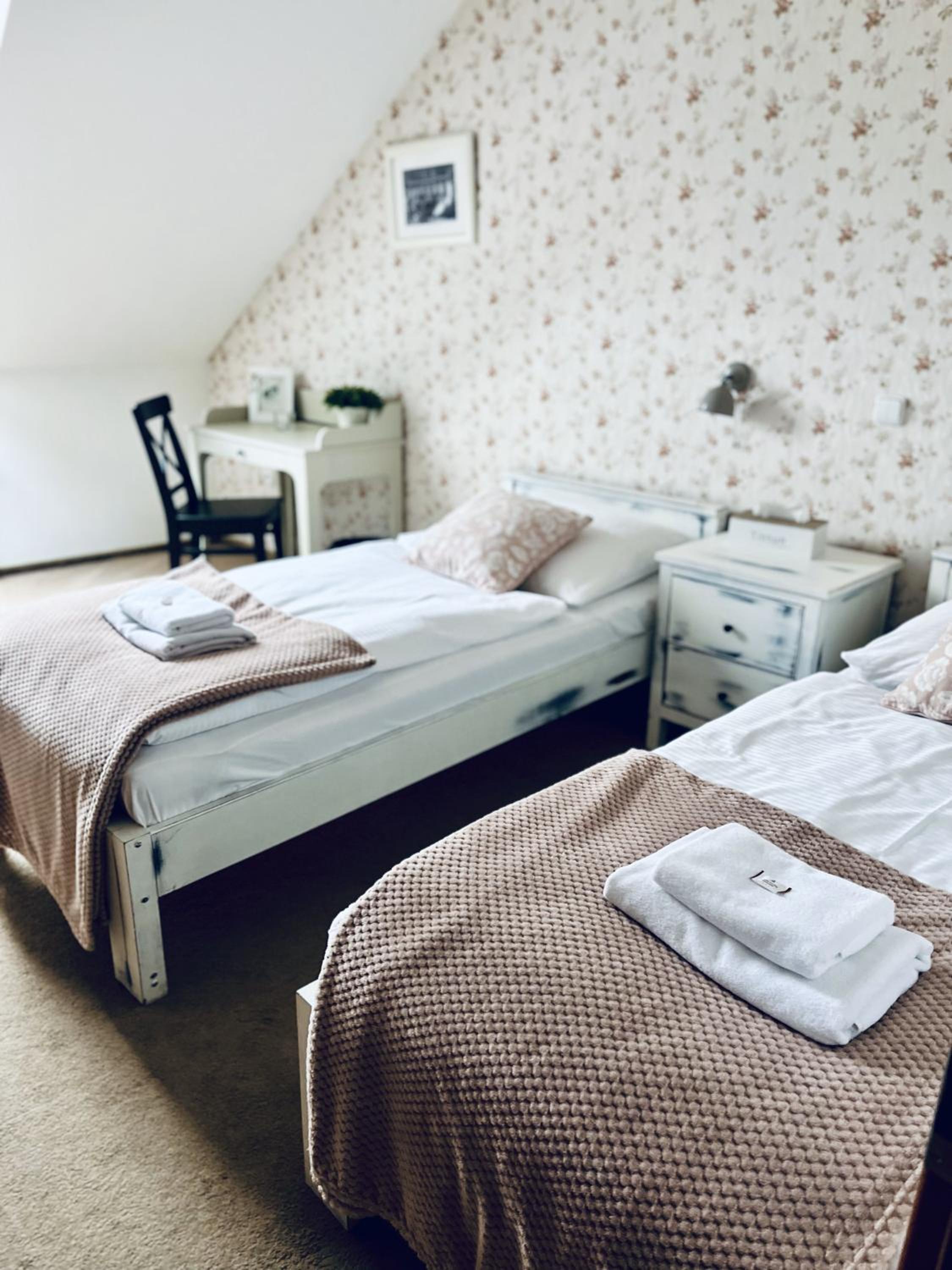 Standard Suite - Photo 4