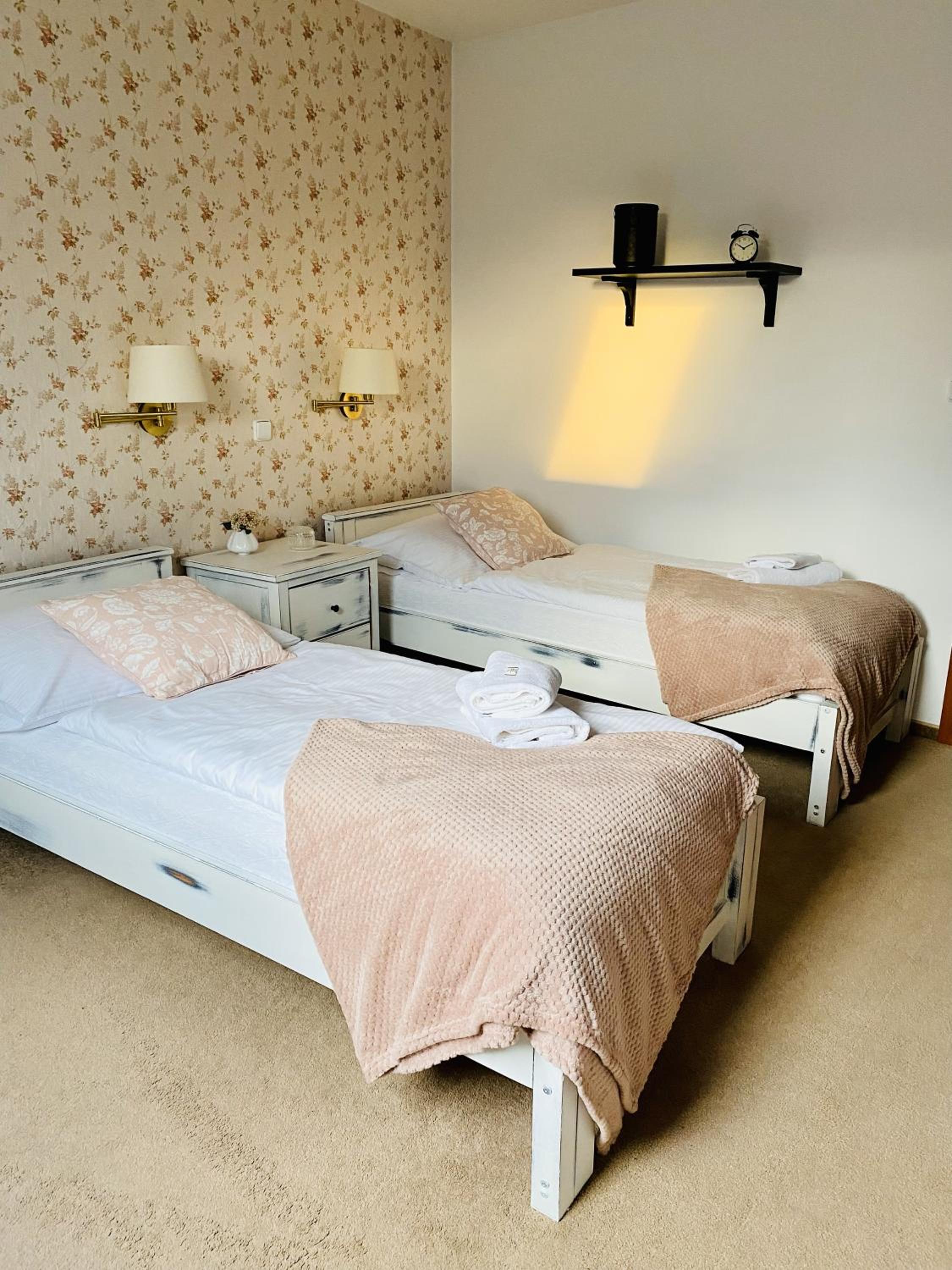 Standard Suite - Photo 6