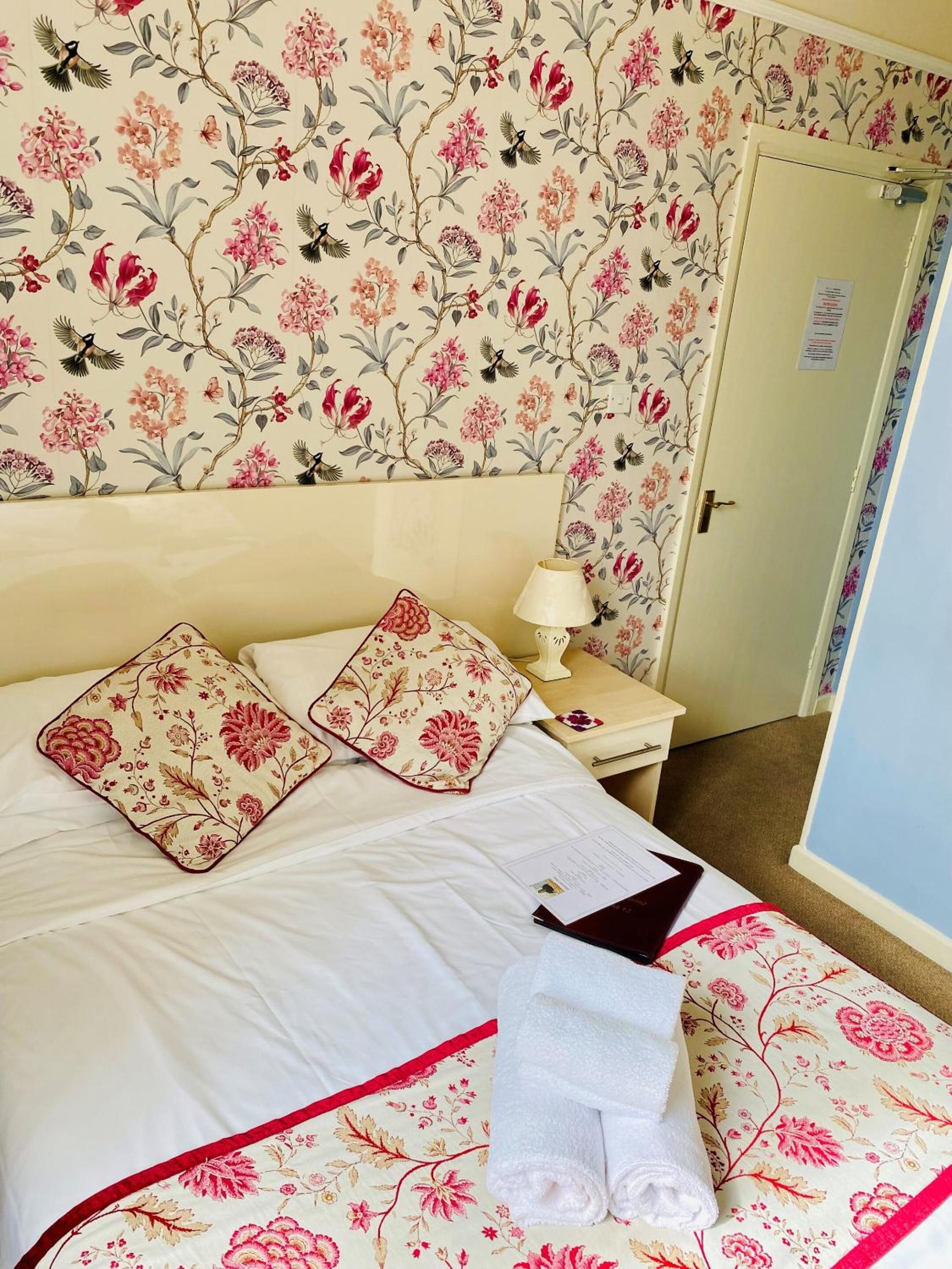 Standard Double Room photo 3