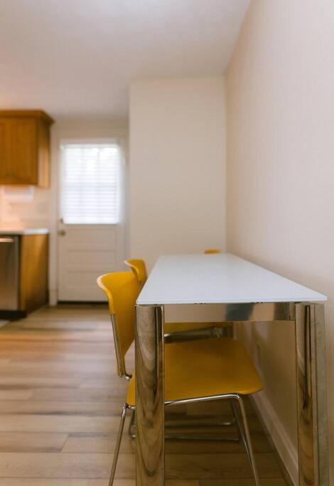 One-Bedroom Apartment photo 3