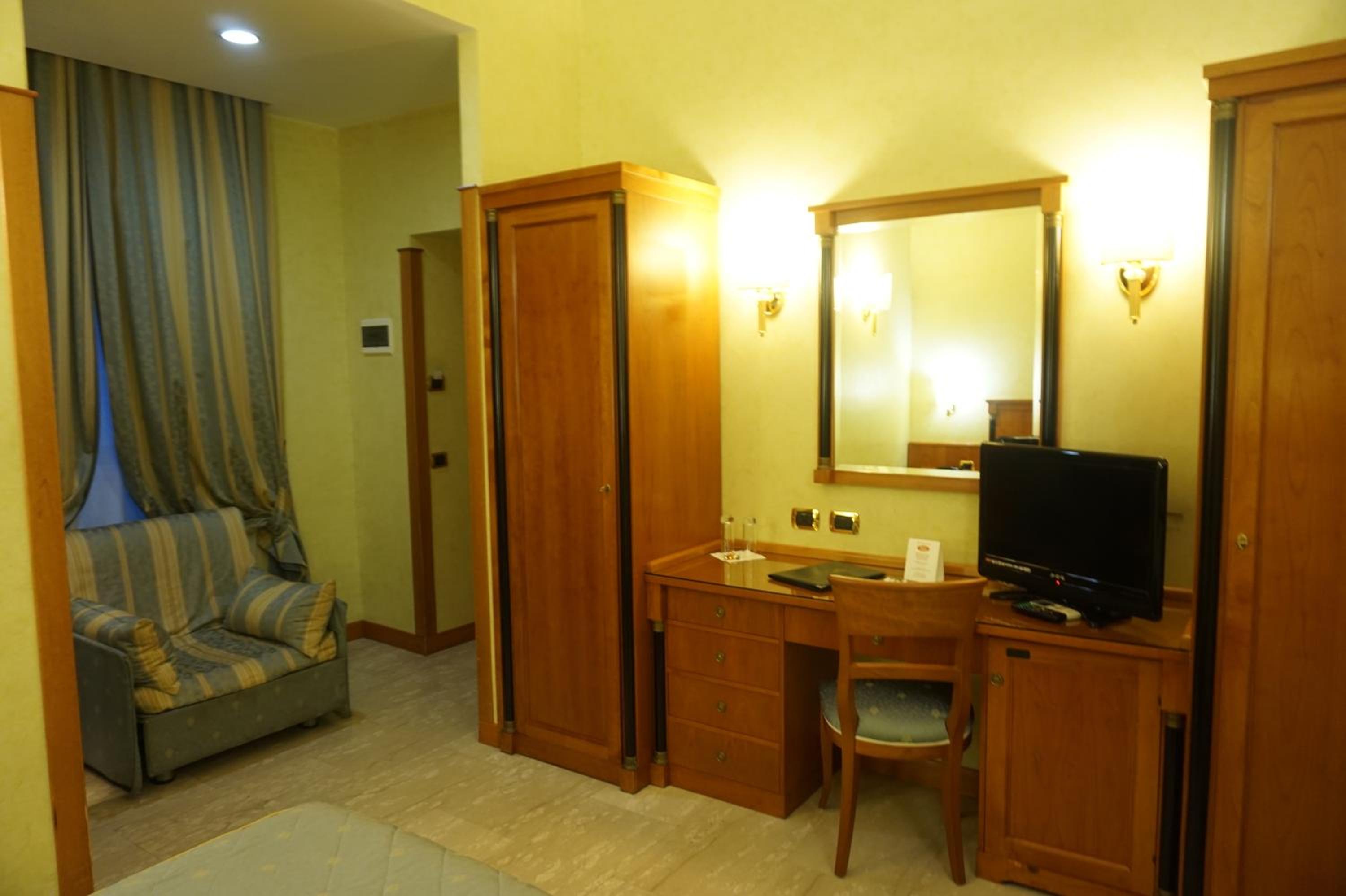 Economy Quadruple Room photo 3