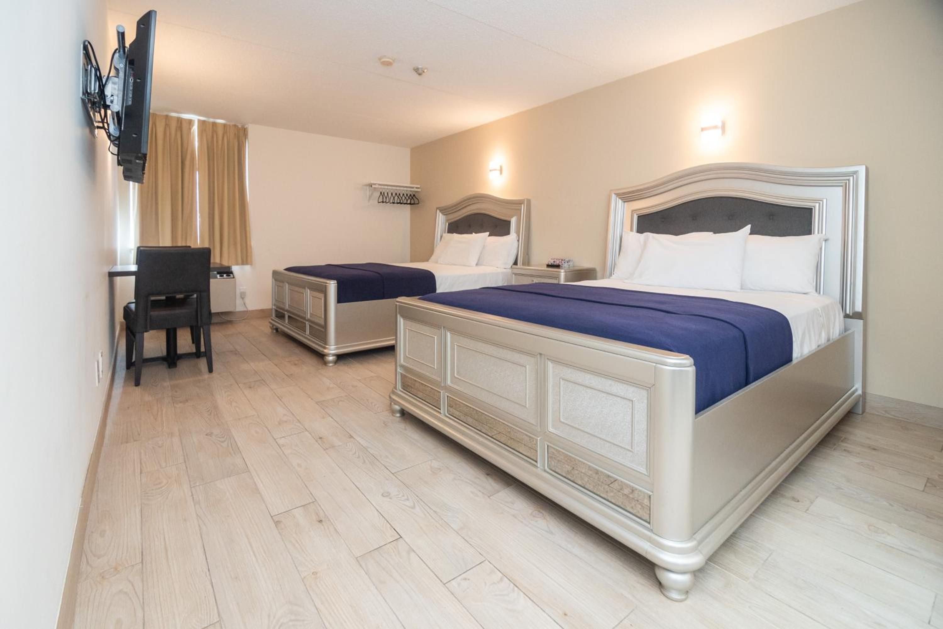Executive Room with 2 Queen Beds  - Photo 18