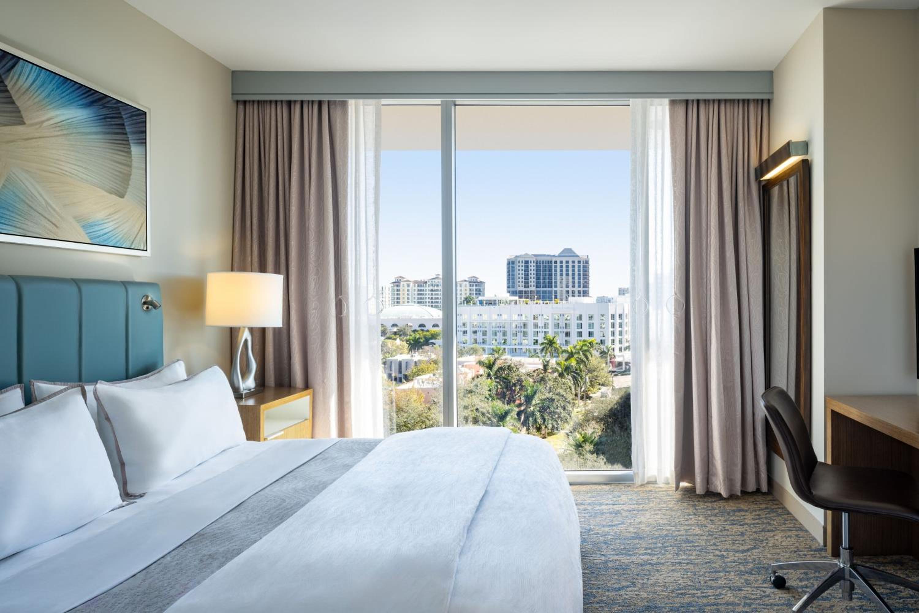 Executive Suite, 1 Bedroom Studio Suite, 1 King, City view