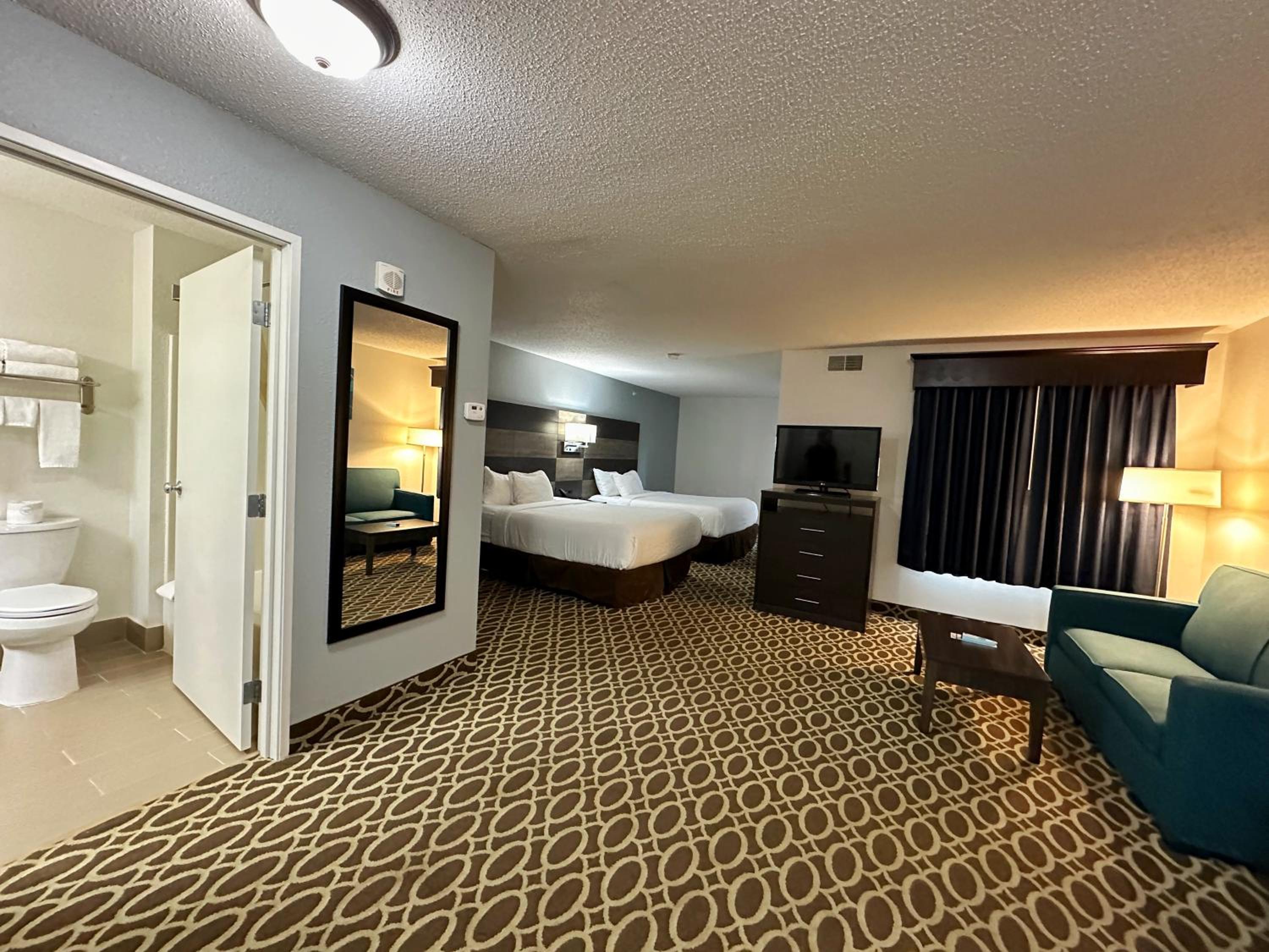 Efficiency Suite with Two Queen Beds - Non Smoking - Photo 3