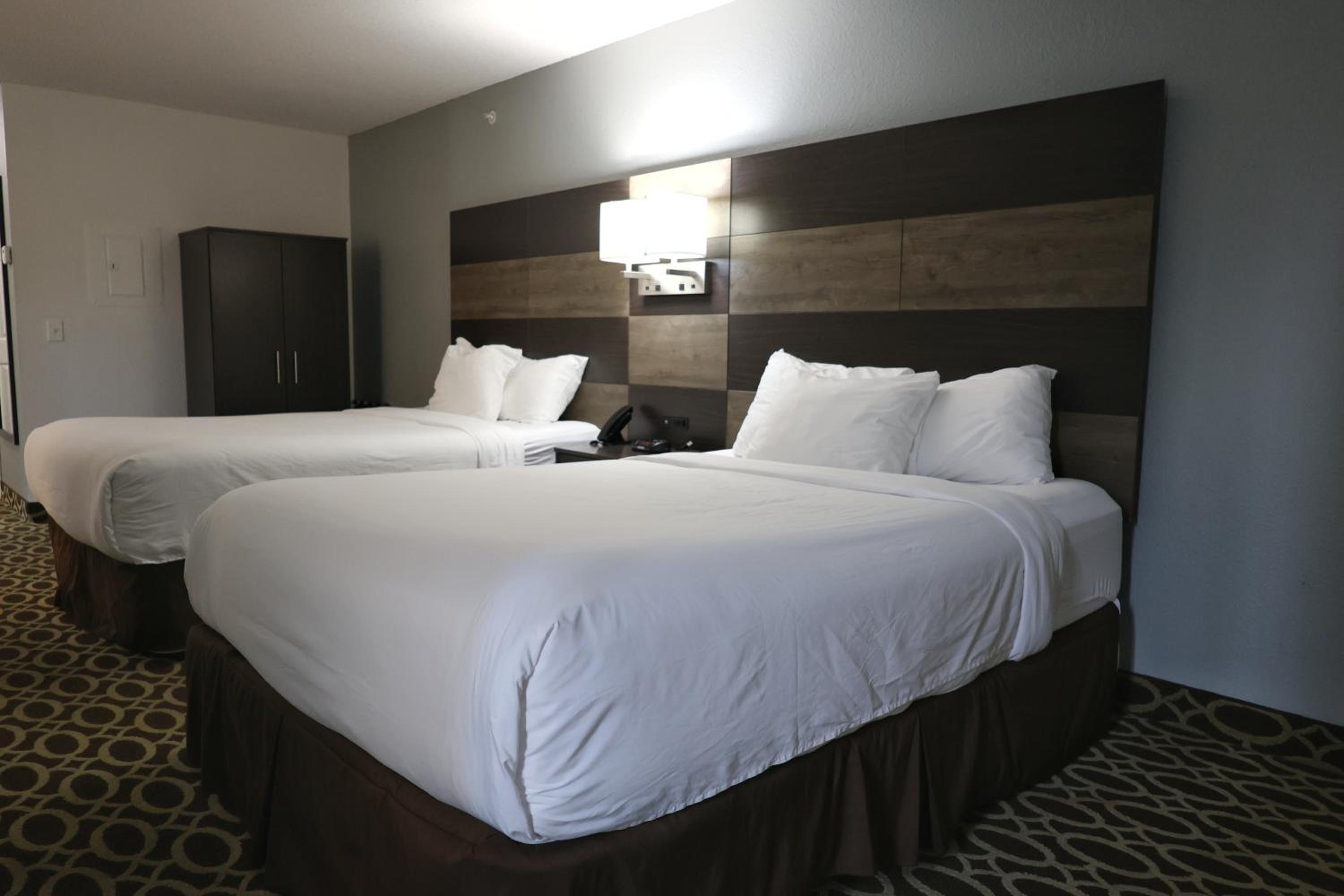 Efficiency Suite with Two Queen Beds - Non Smoking - Photo 5