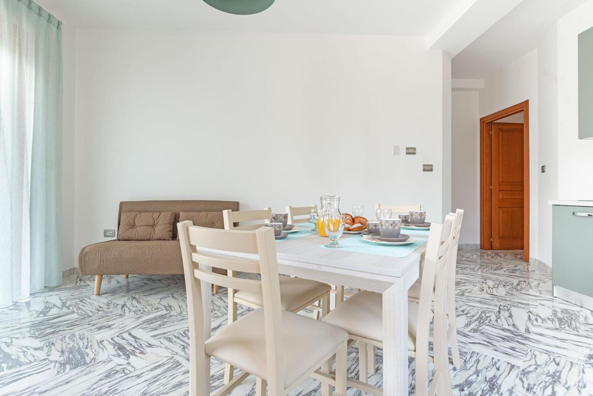Two-Bedroom Apartment with Balcony photo 2