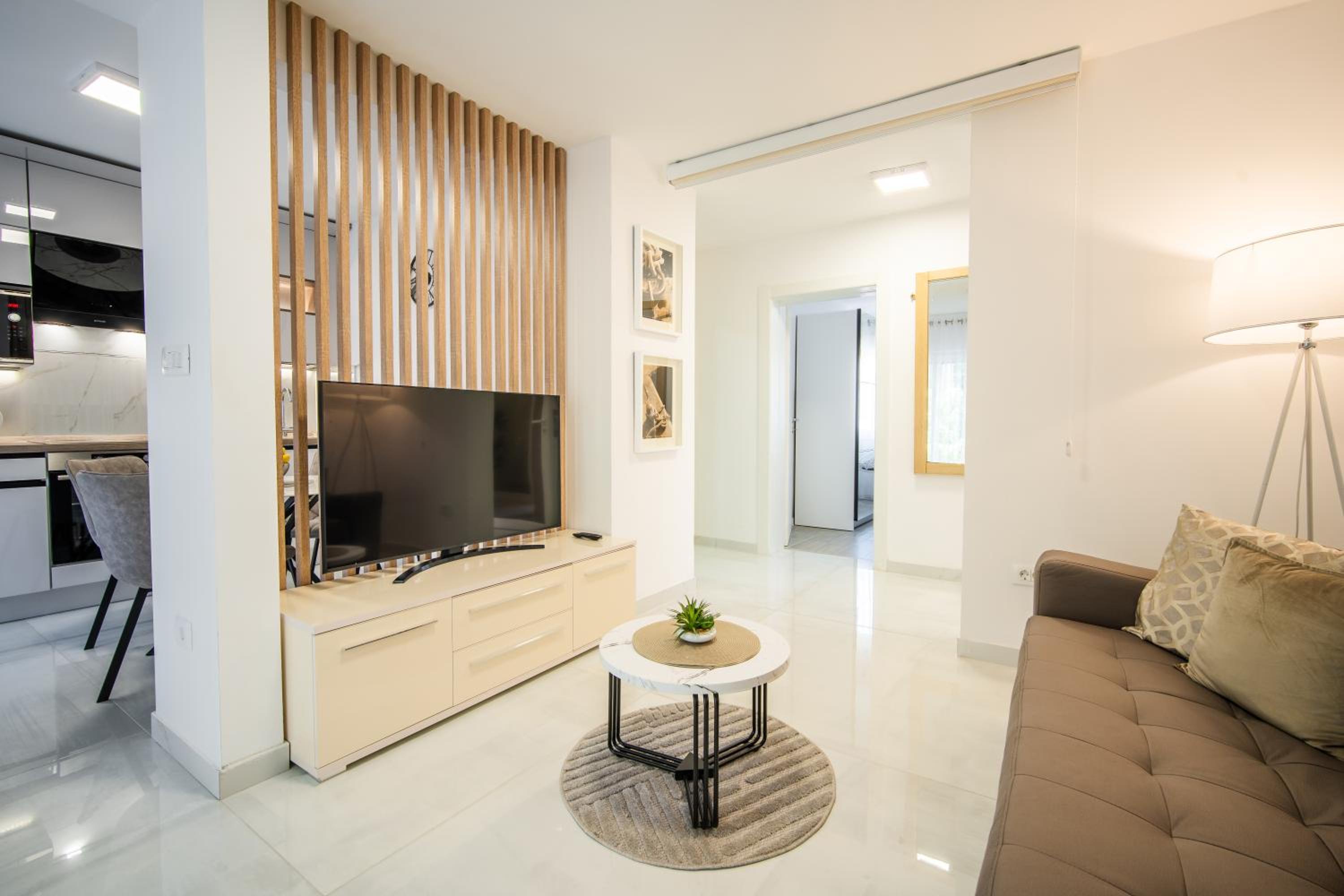 One-Bedroom Apartment with Bay View photo 1