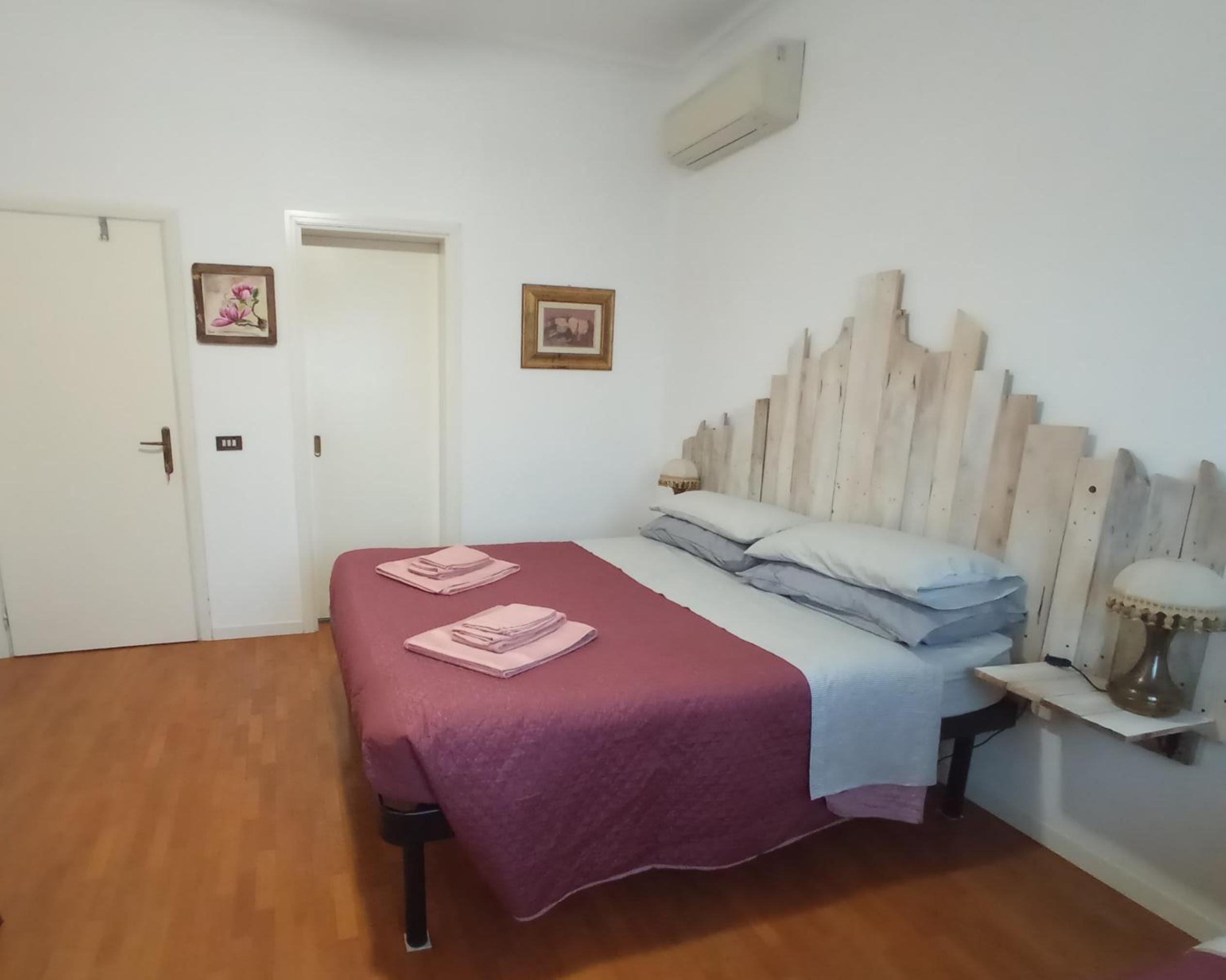 Deluxe Double Room (2 Adults + 1 Child)