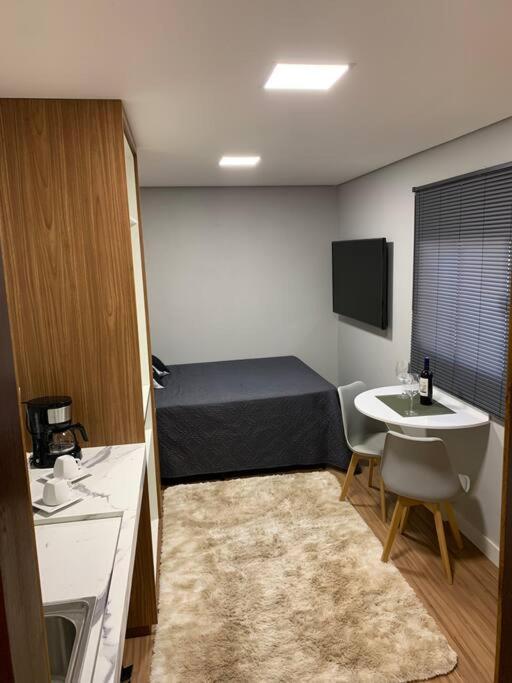 One-Bedroom Apartment photo 1