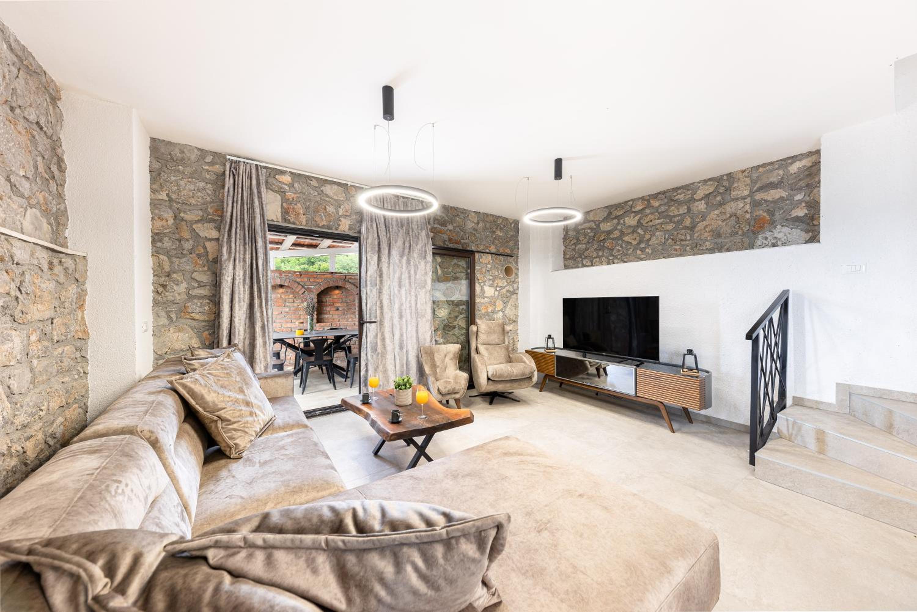 Three-Bedroom Villa photo 1