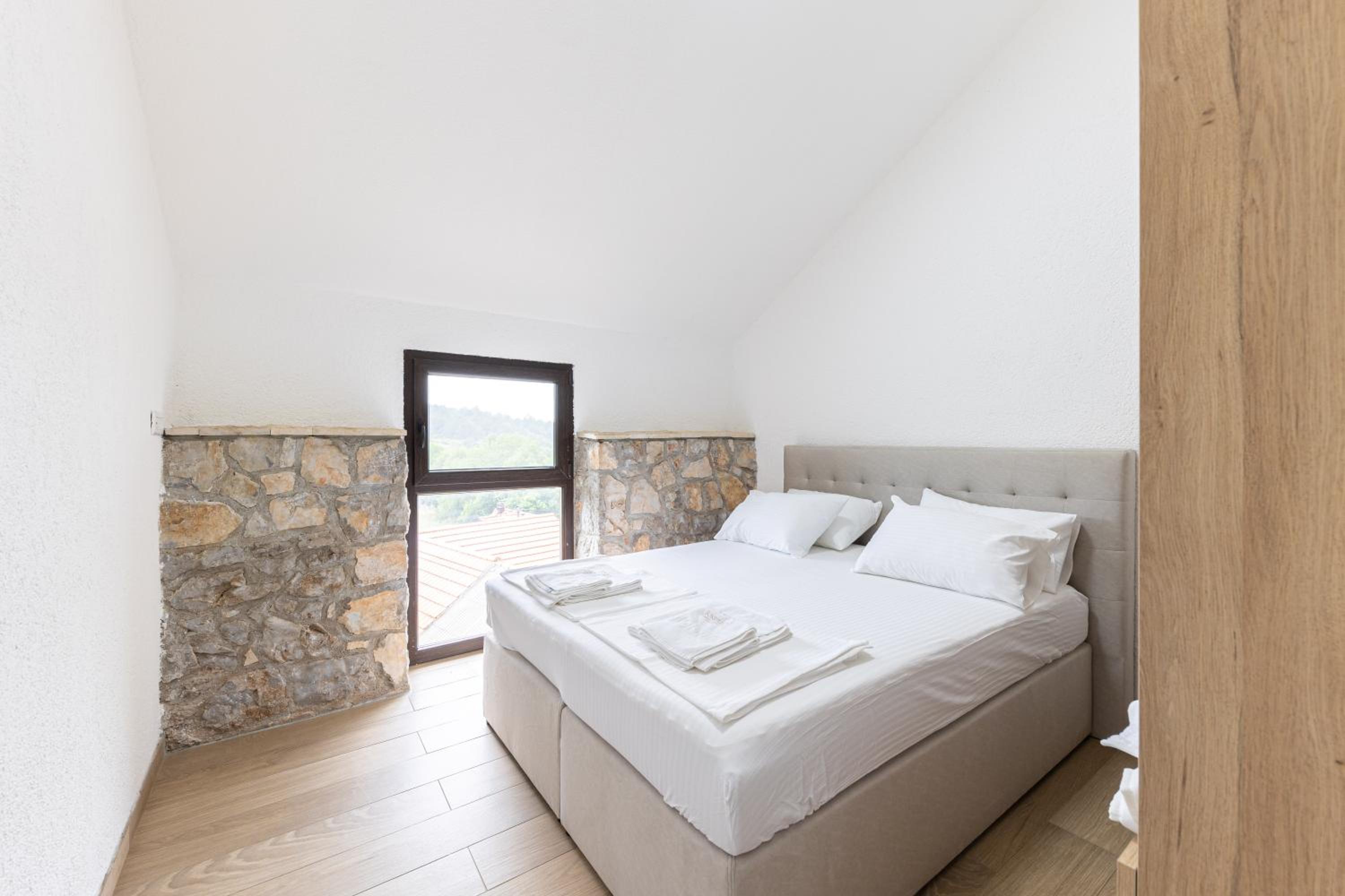 Three-Bedroom Villa photo 2