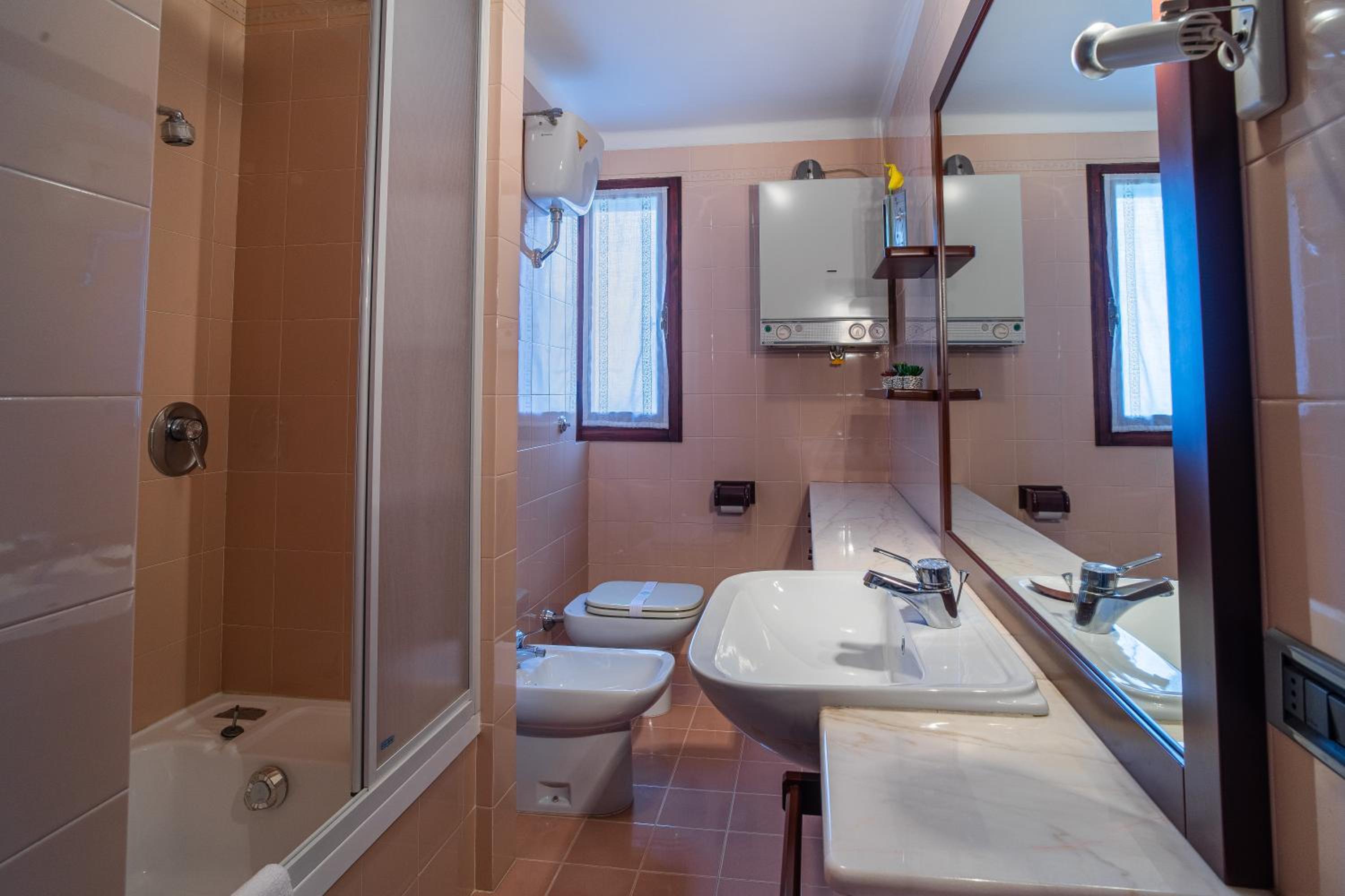 Quadruple Room with Mountain View photo 2