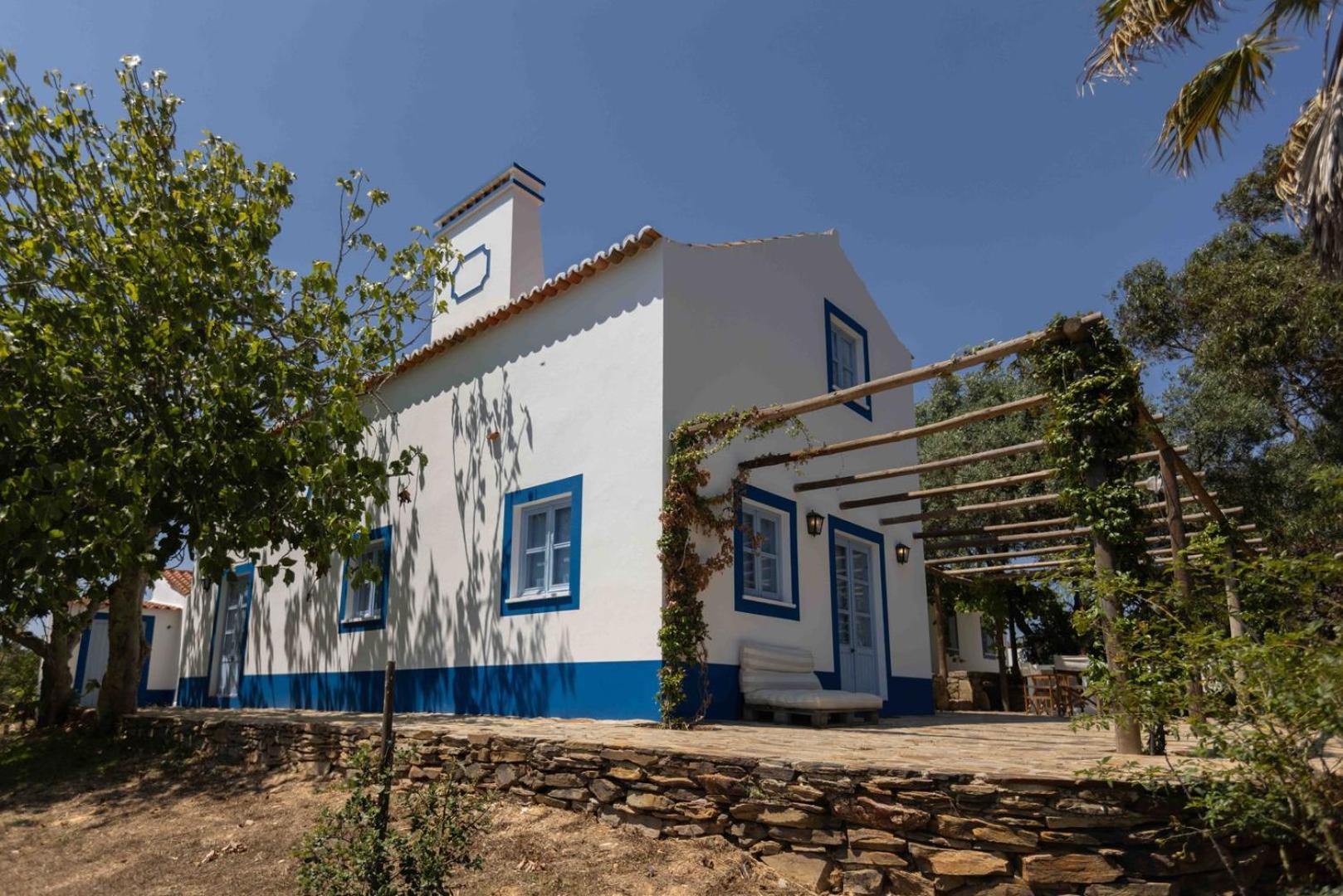 Villa photo 2