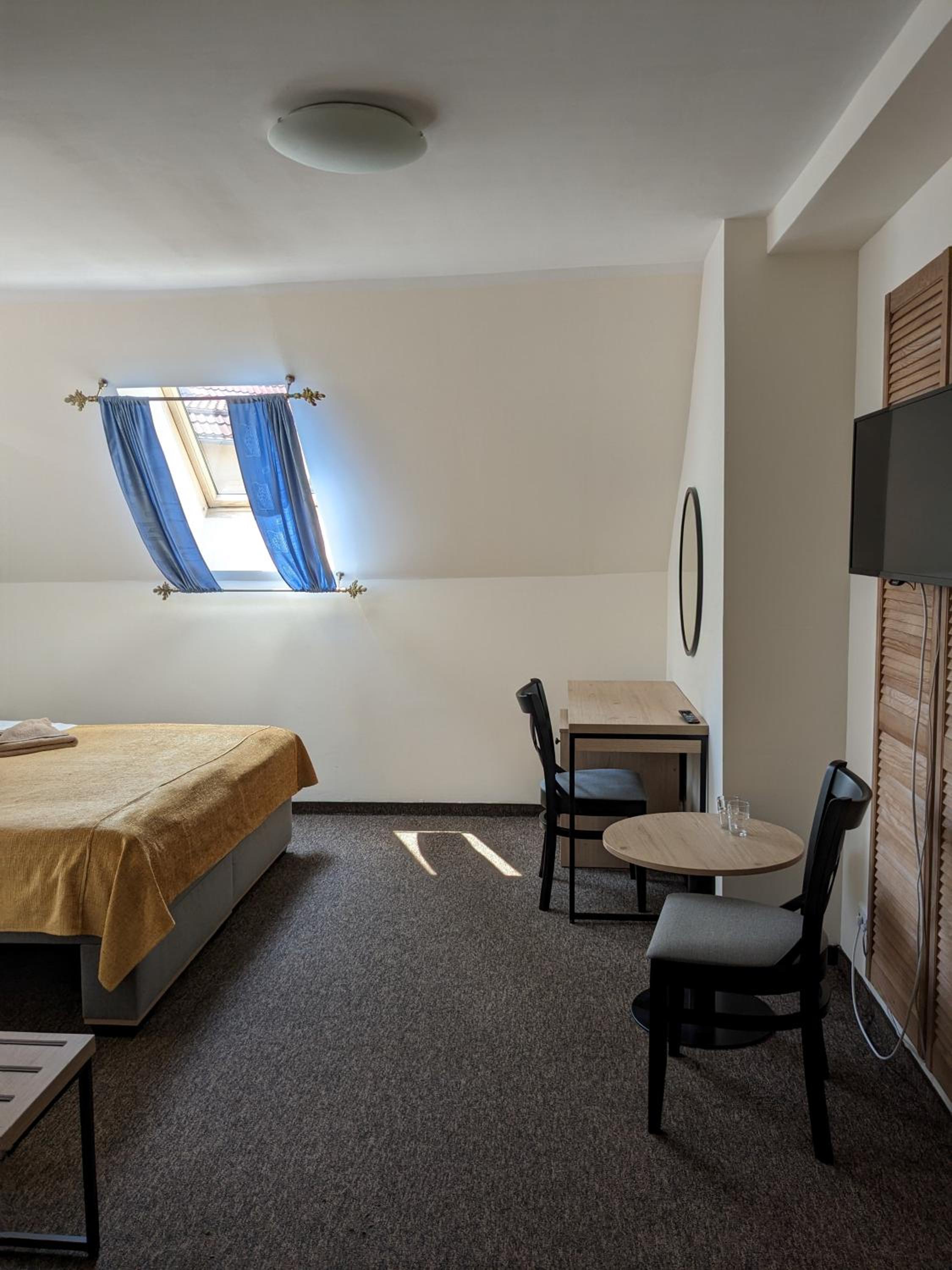 Economy Double Room - Photo 4